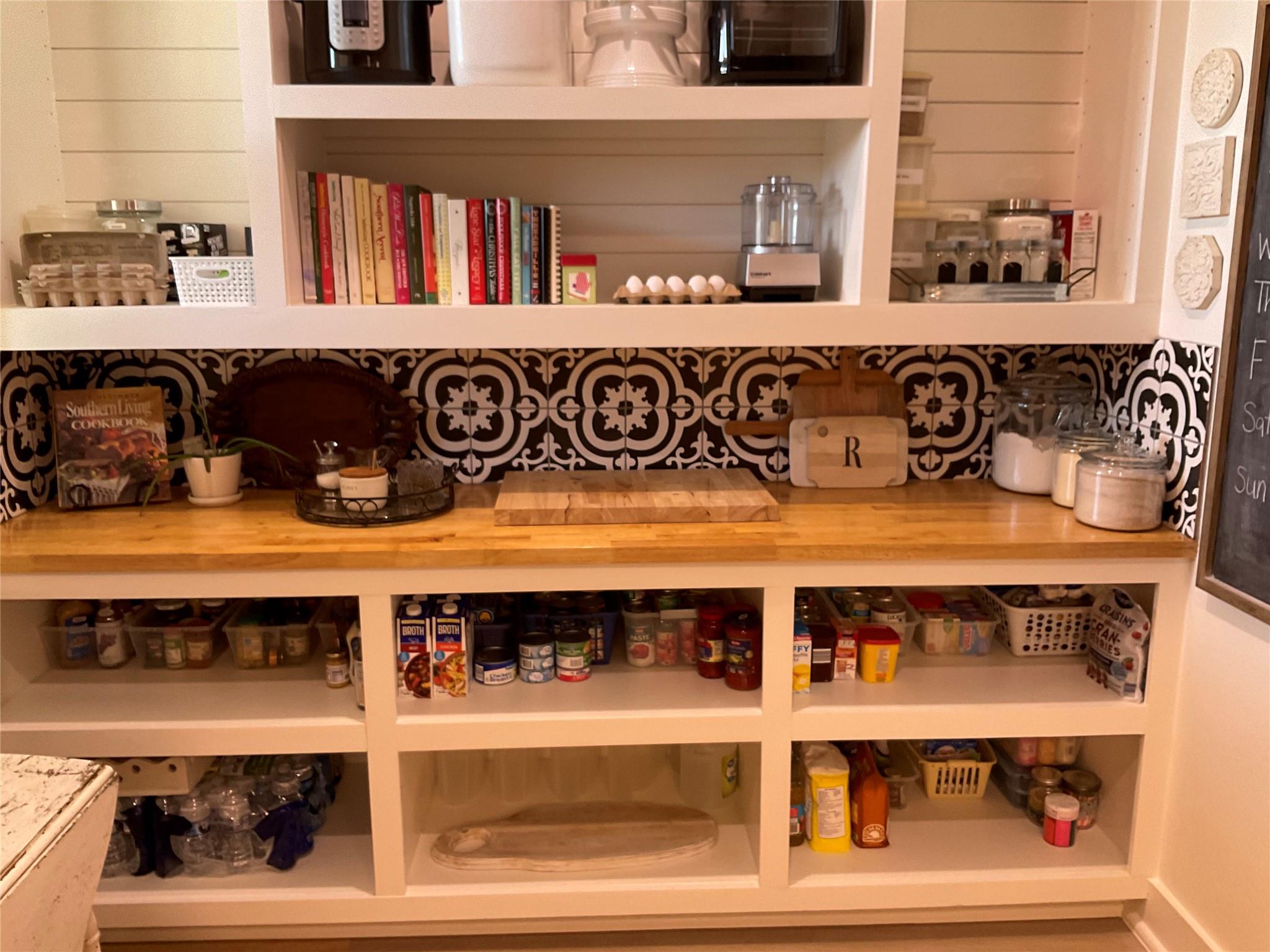 500 Yellow Senna Pl, Liberty Hill, TX 78642