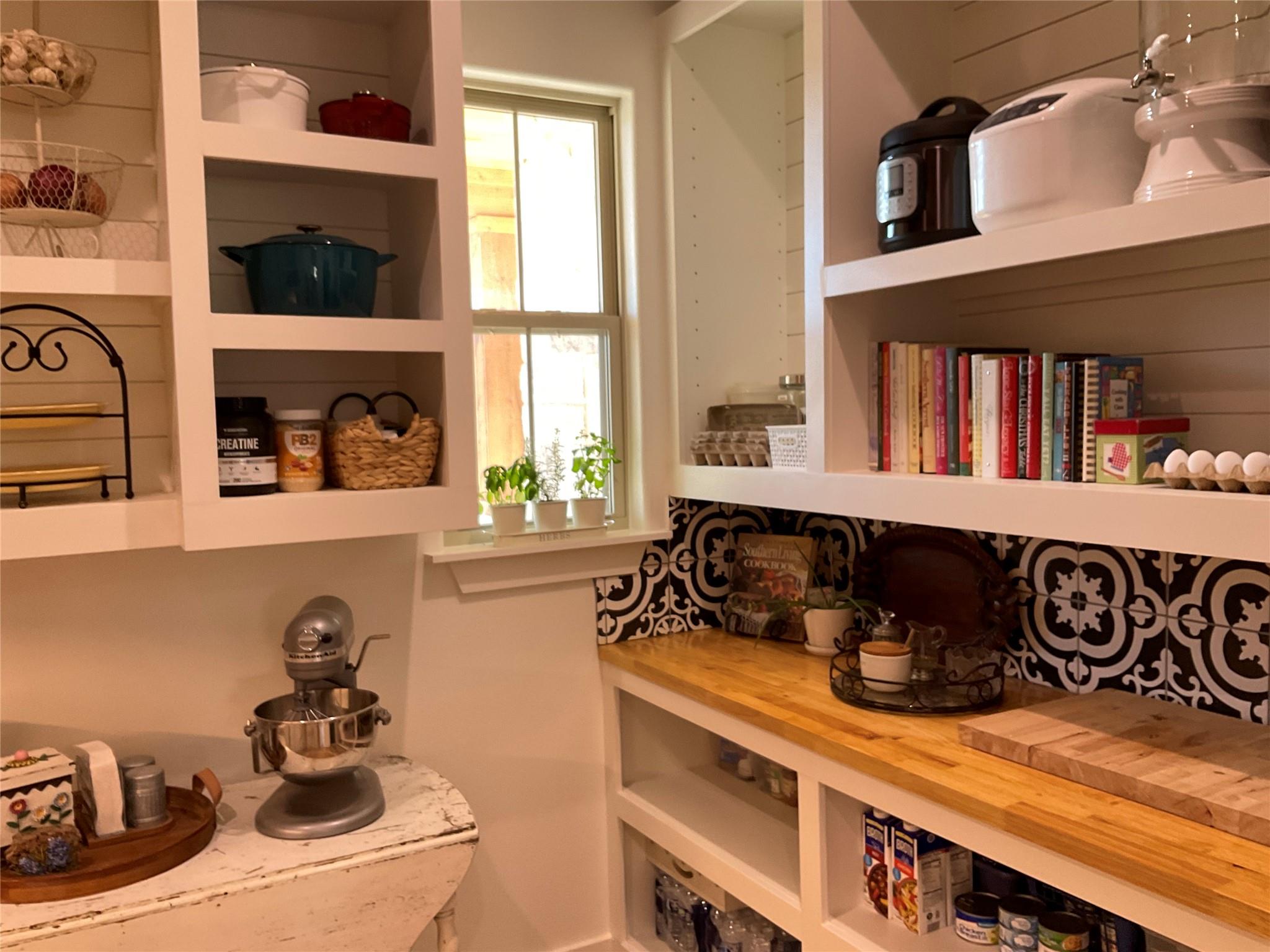 500 Yellow Senna Pl, Liberty Hill, TX 78642