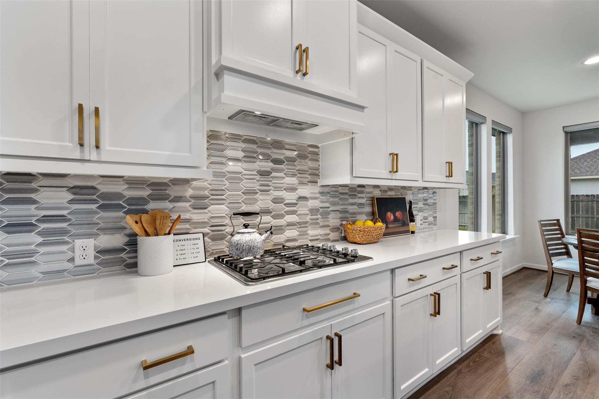 2437 Burberry Ln, Leander, TX 78641