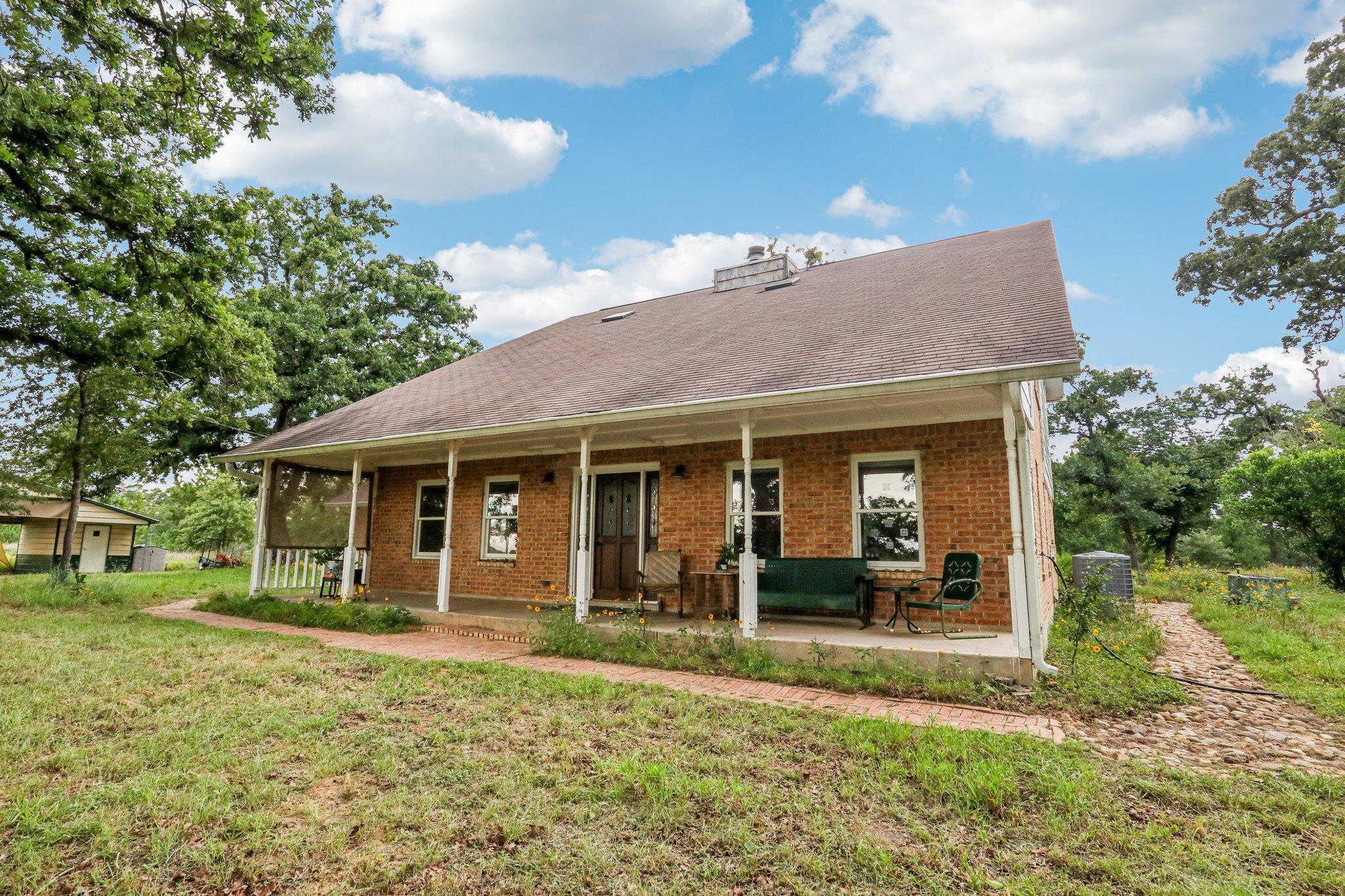 428 Gotier Trace Rd, Smithville, TX 78957