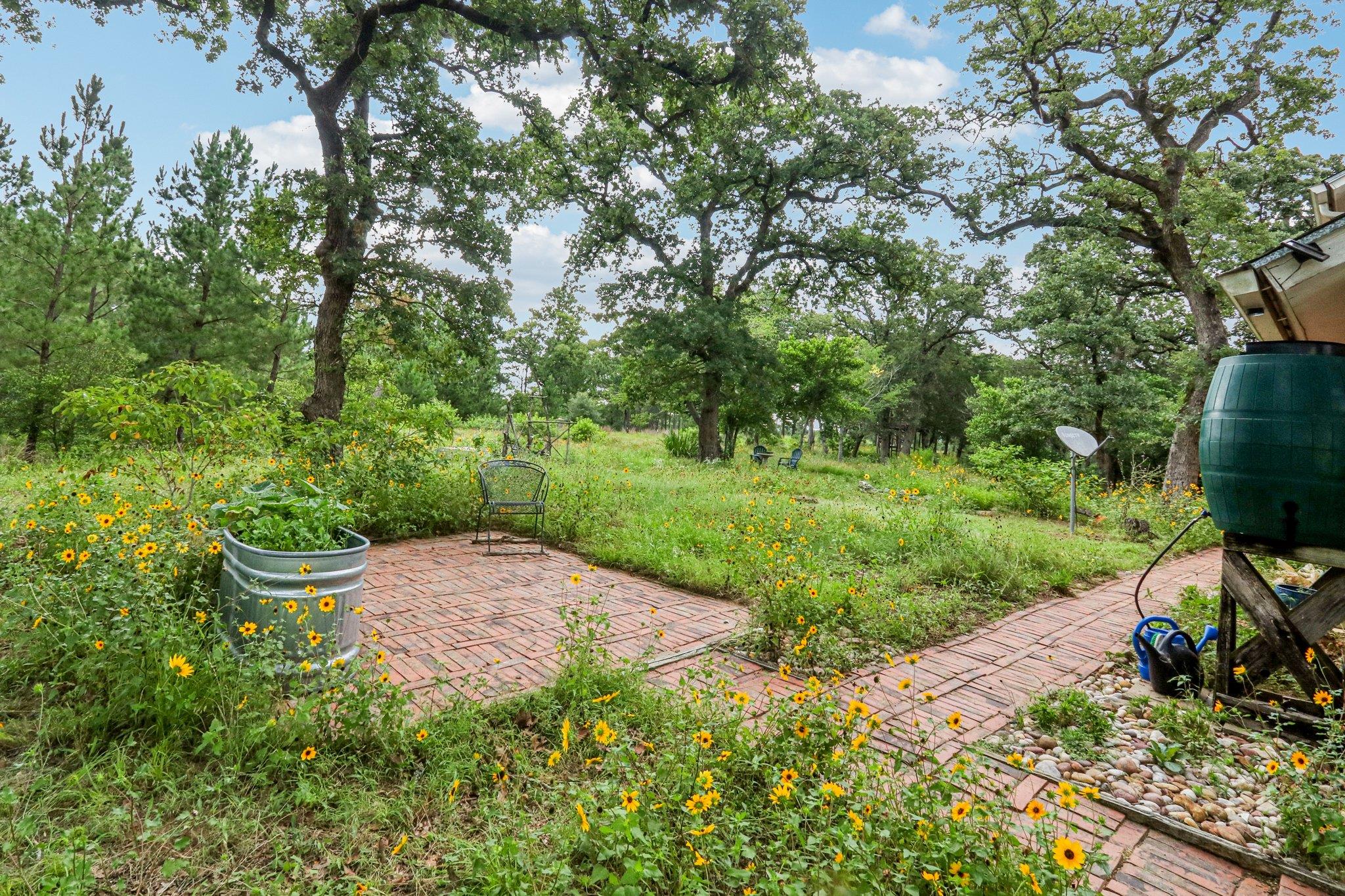 428 Gotier Trace Rd, Smithville, TX 78957