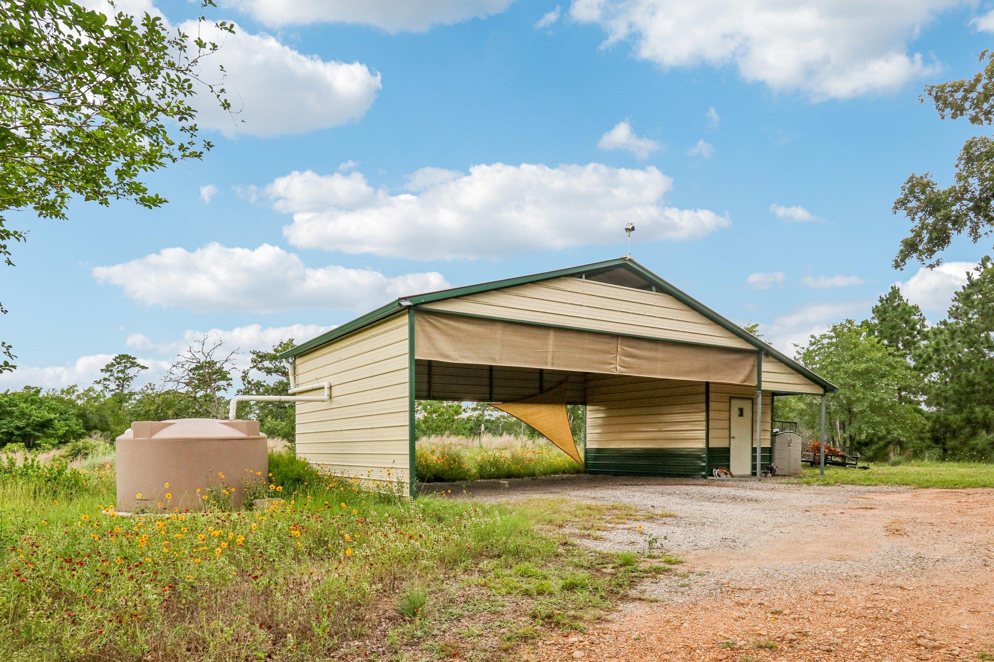 428 Gotier Trace Rd, Smithville, TX 78957