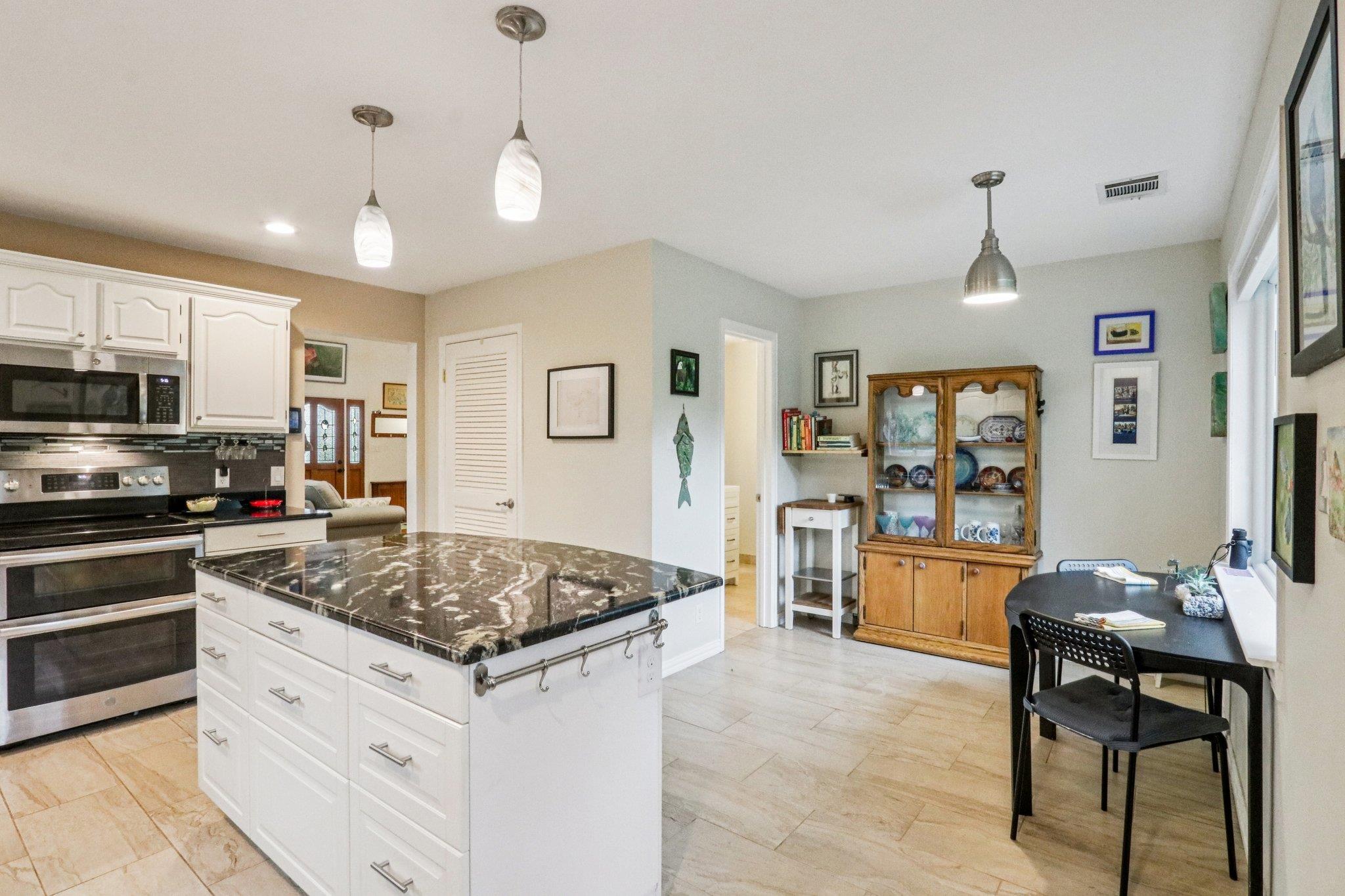 428 Gotier Trace Rd, Smithville, TX 78957