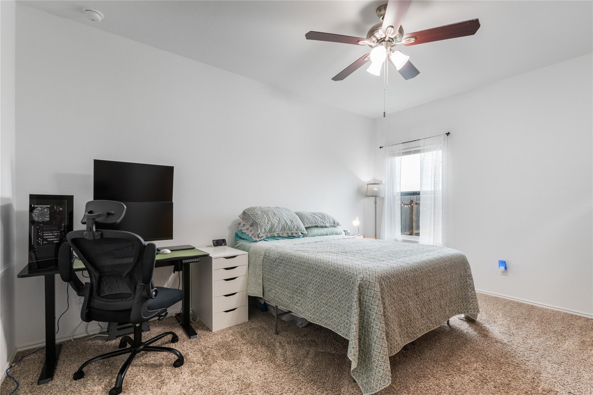 509 Halfmoon Dr, Lockhart, TX 78644
