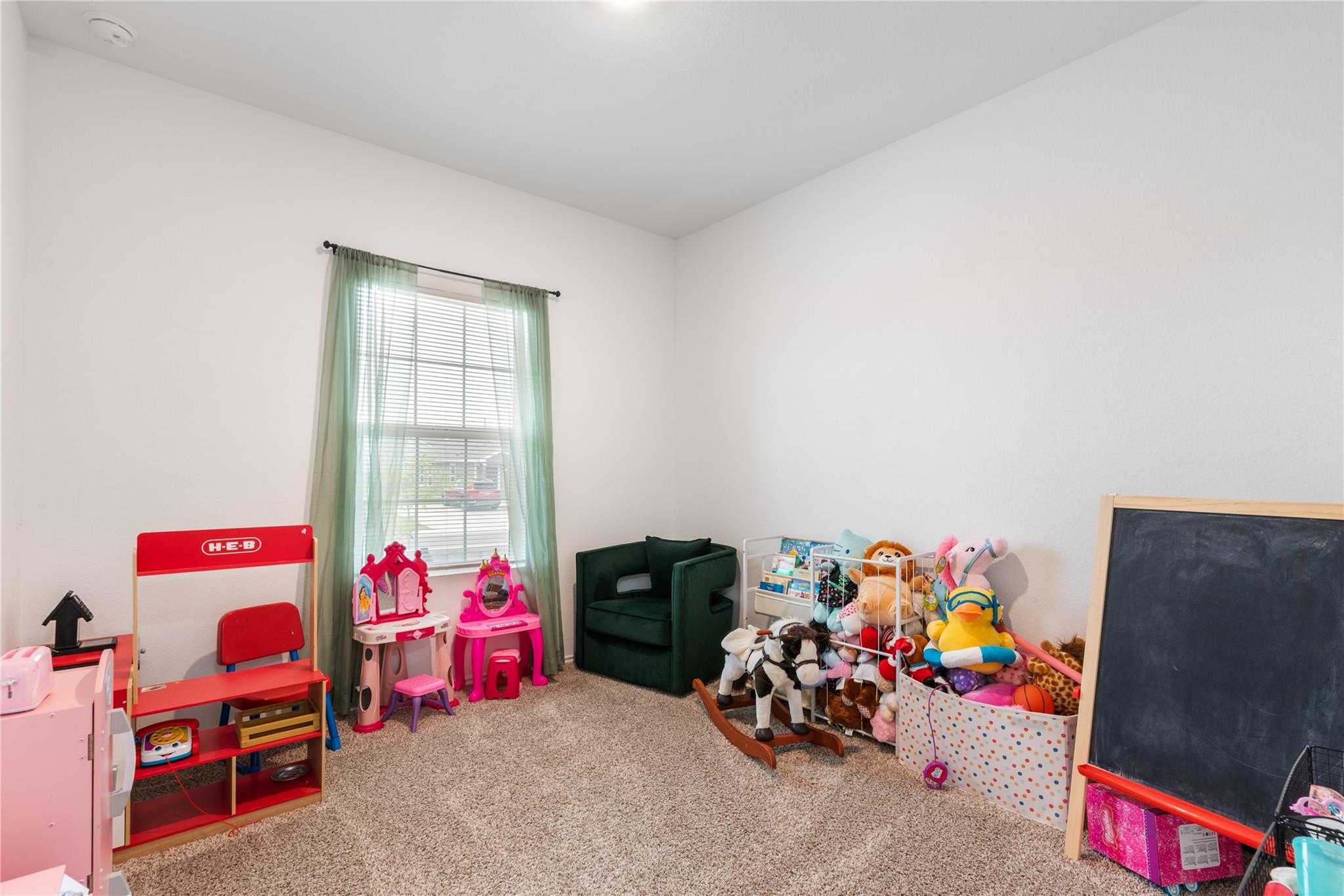 509 Halfmoon Dr, Lockhart, TX 78644