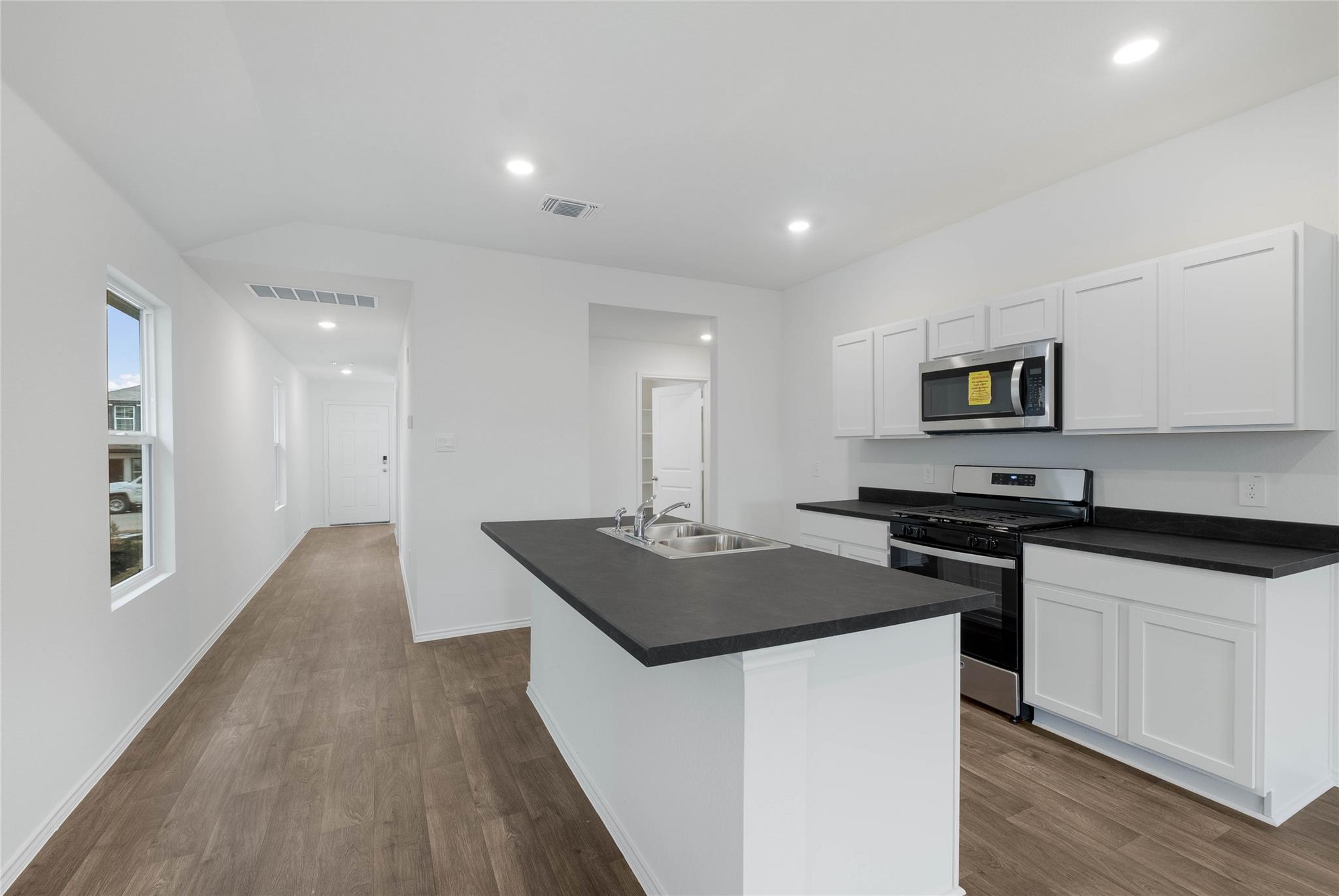 195 Schuenemann Way, Uhland, TX 78640