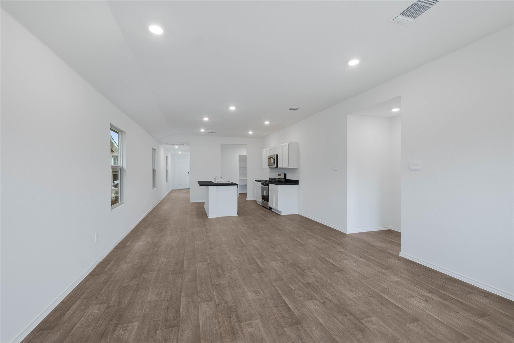195 Schuenemann Way, Uhland, TX 78640