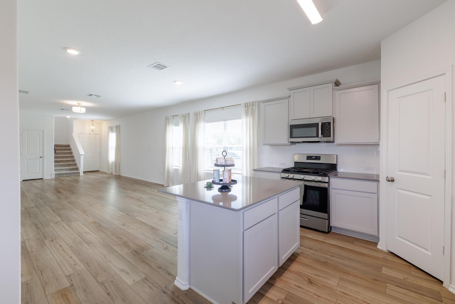 8015 Purple Aster Pass, Lago Vista, TX 78645