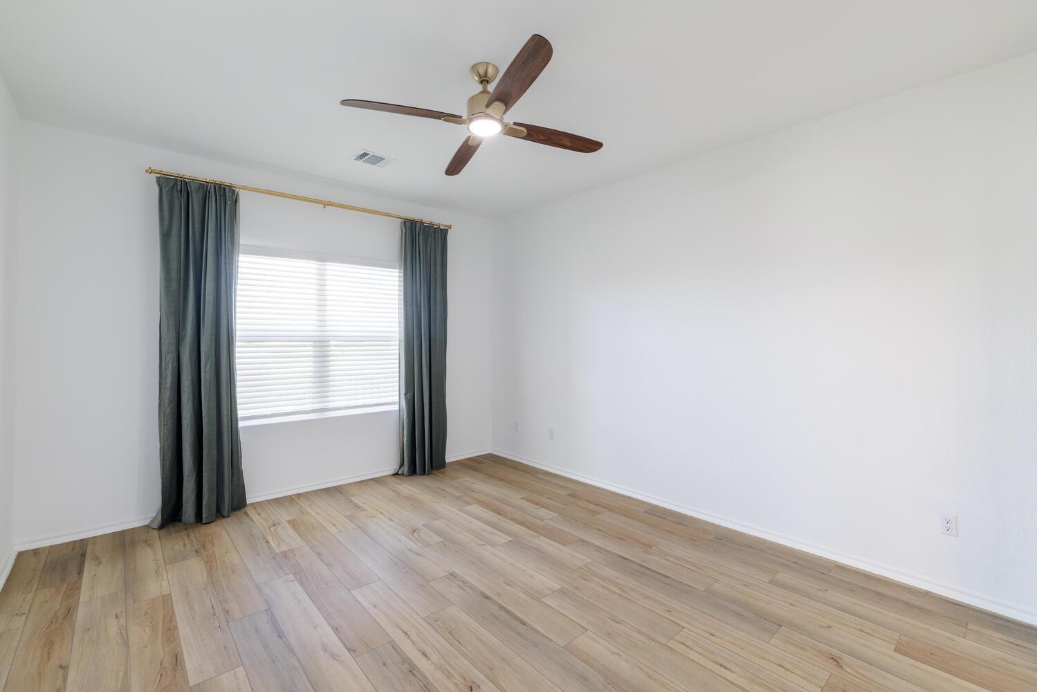 8015 Purple Aster Pass, Lago Vista, TX 78645