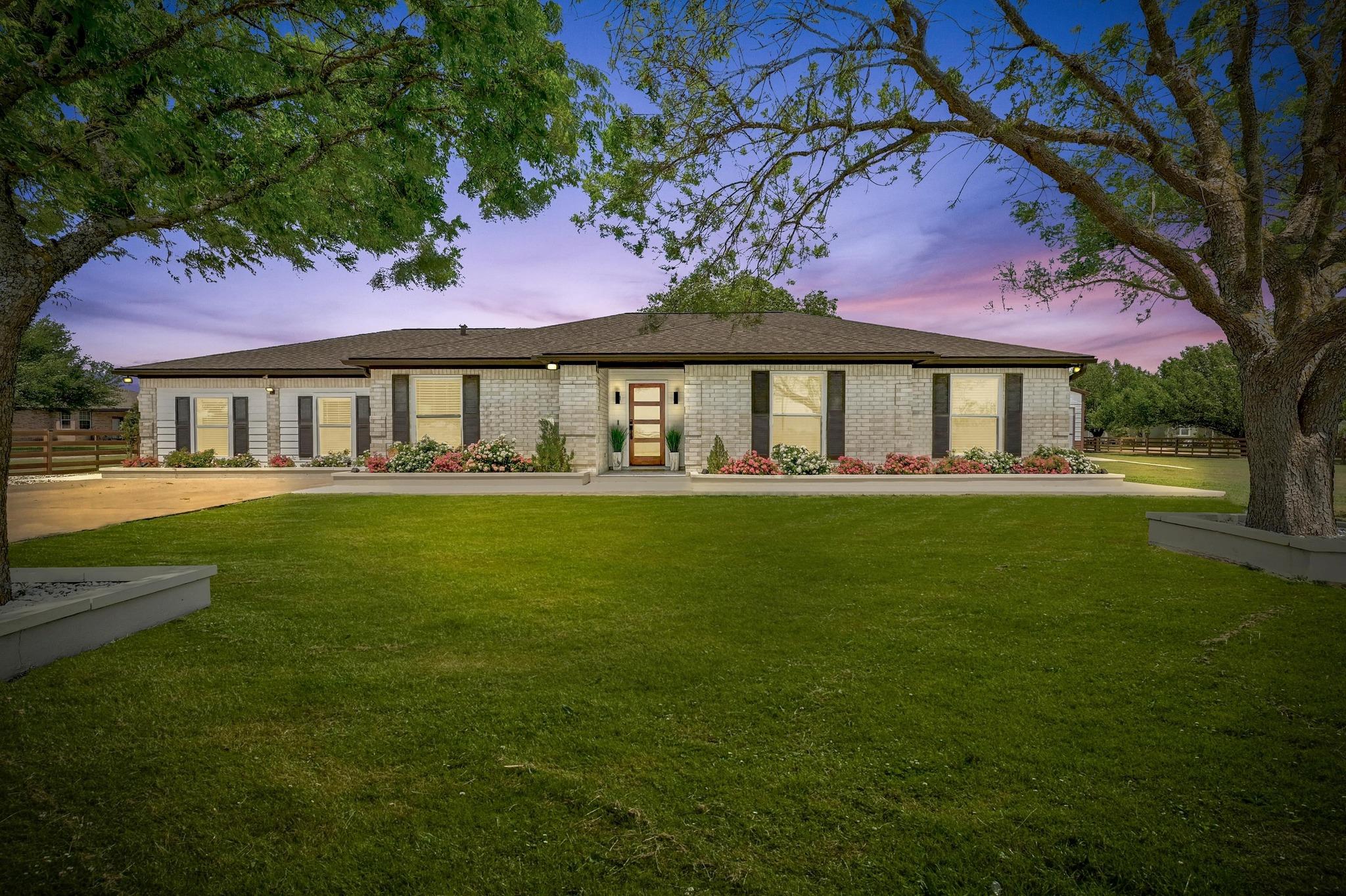 401 County Road 368, Taylor, TX 76574