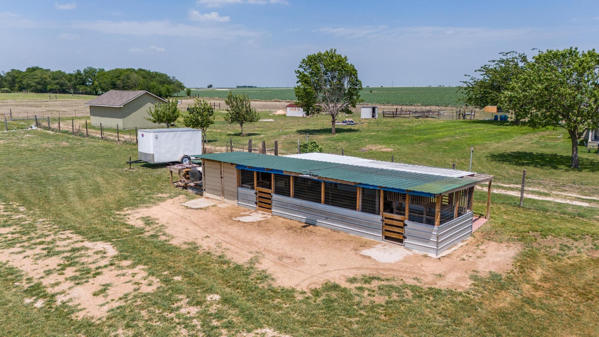 401 County Road 368, Taylor, TX 76574