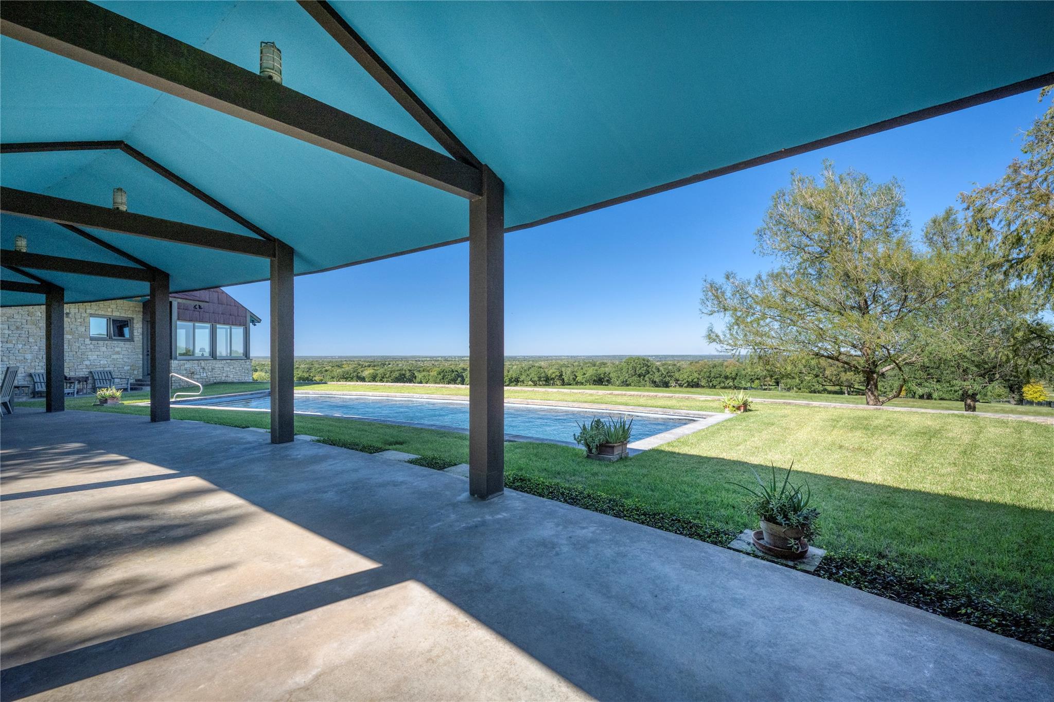 10209 Seward Plantation Rd, Brenham, TX 77833