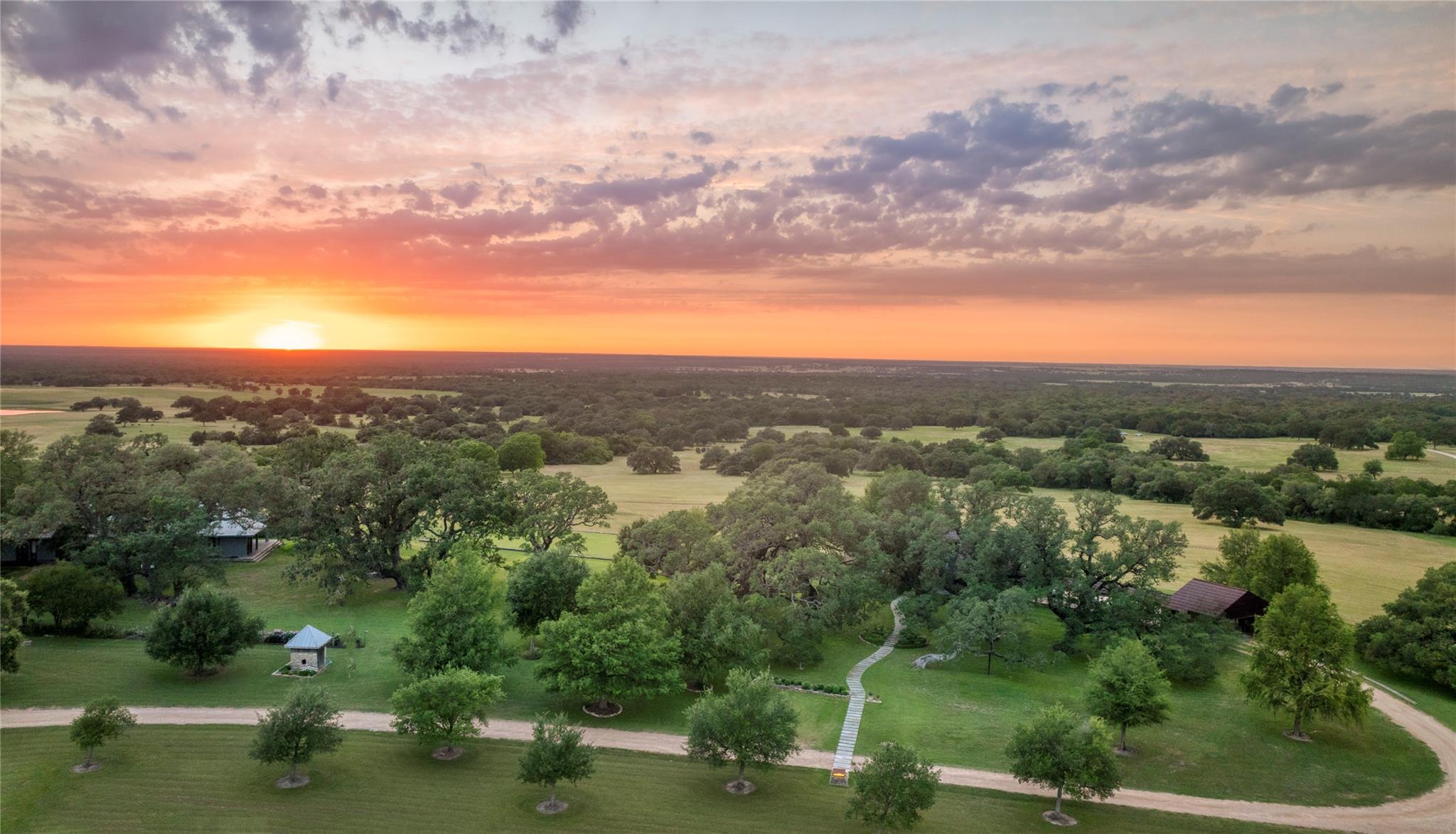 10209 Seward Plantation Rd, Brenham, TX 77833