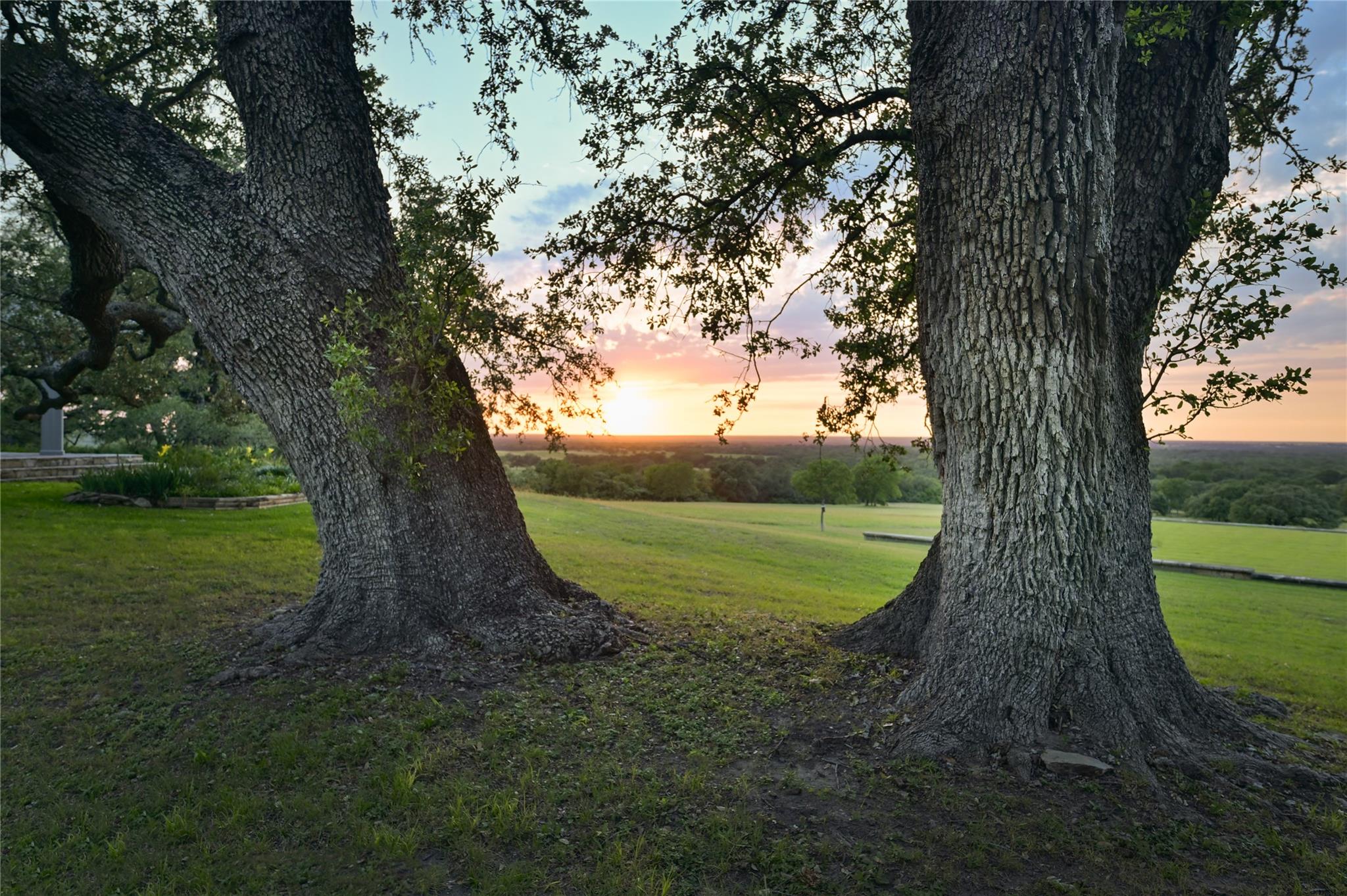 10209 Seward Plantation Rd, Brenham, TX 77833