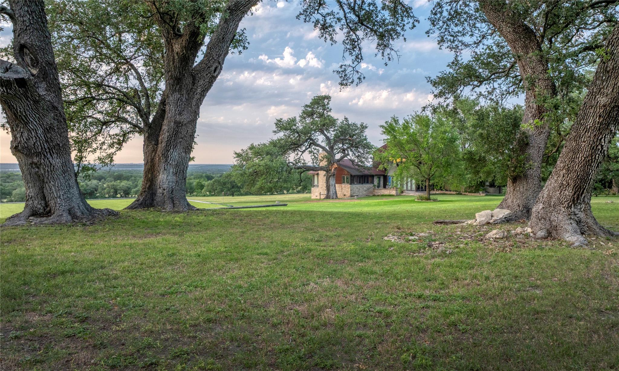 10209 Seward Plantation Rd, Brenham, TX 77833