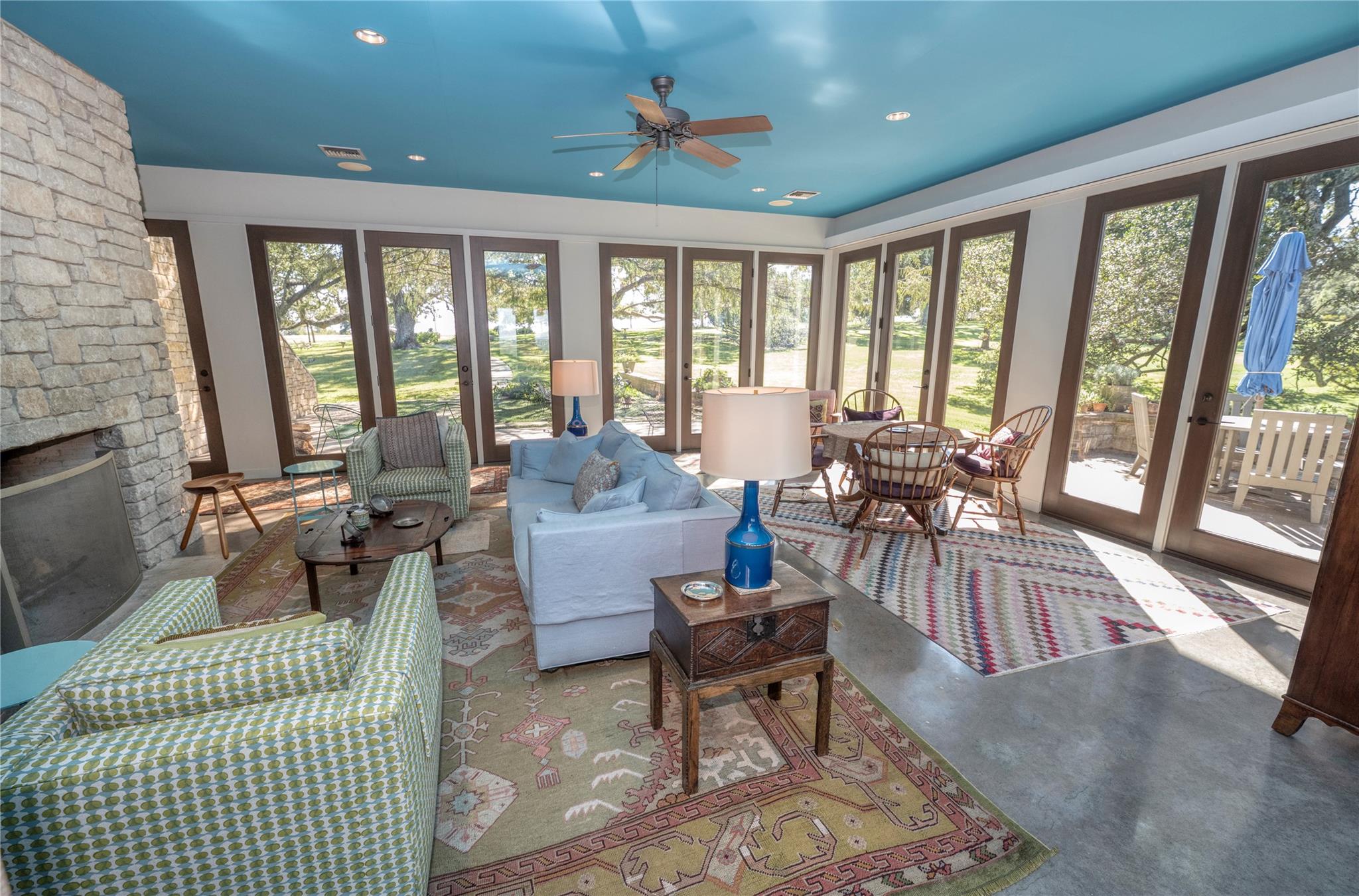 10209 Seward Plantation Rd, Brenham, TX 77833