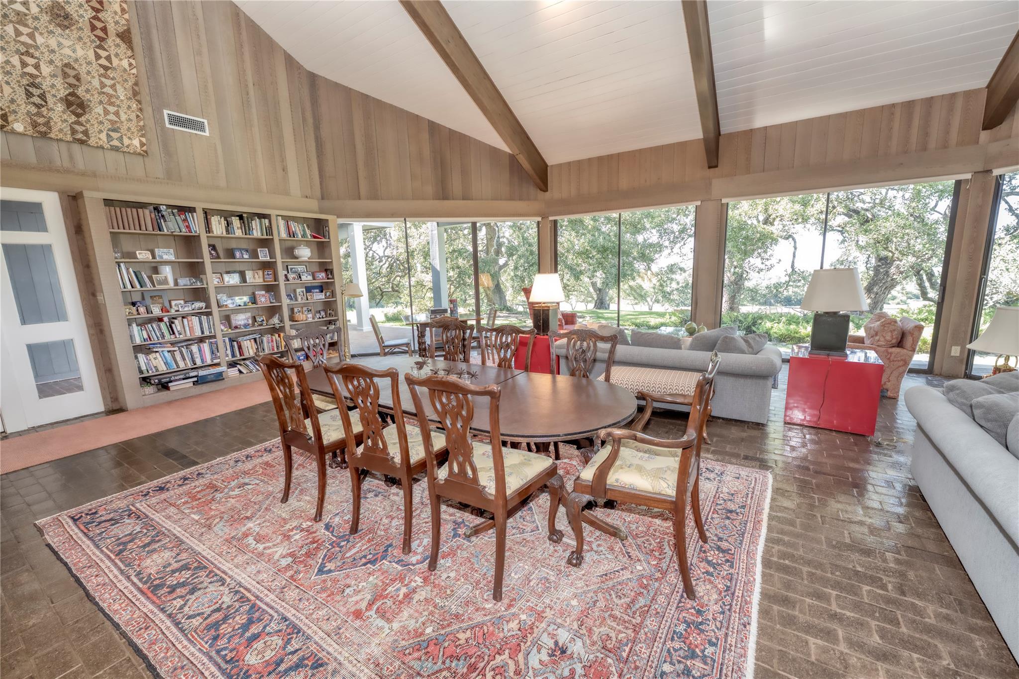 10209 Seward Plantation Rd, Brenham, TX 77833