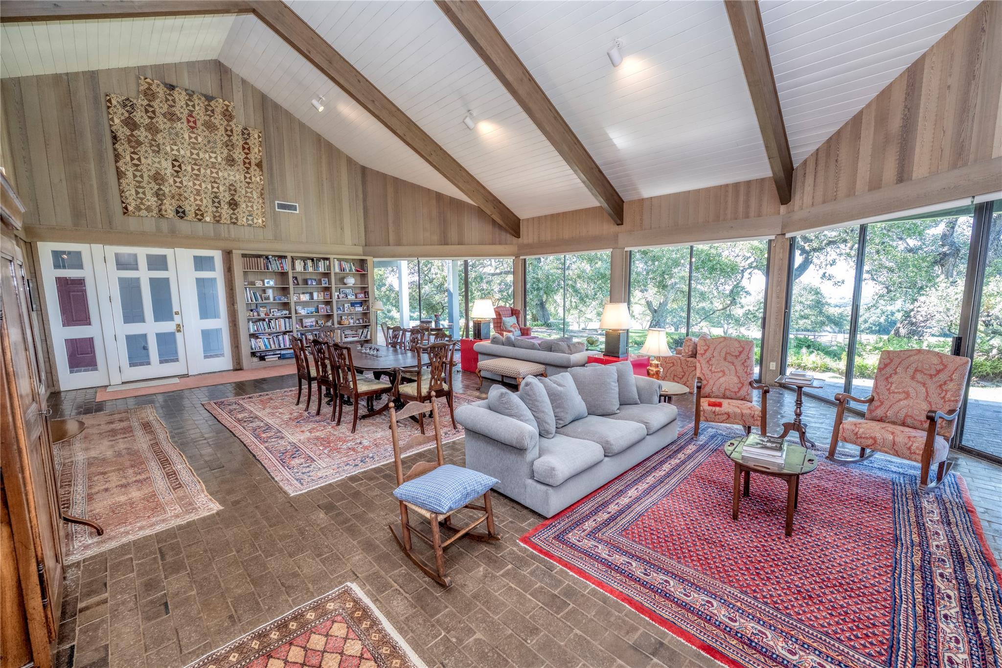 10209 Seward Plantation Rd, Brenham, TX 77833