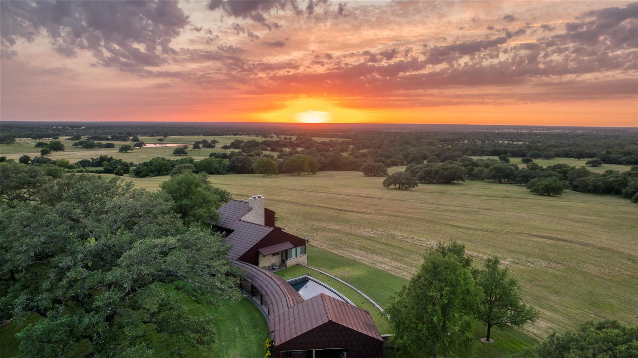 10209 Seward Plantation Rd, Brenham, TX 77833