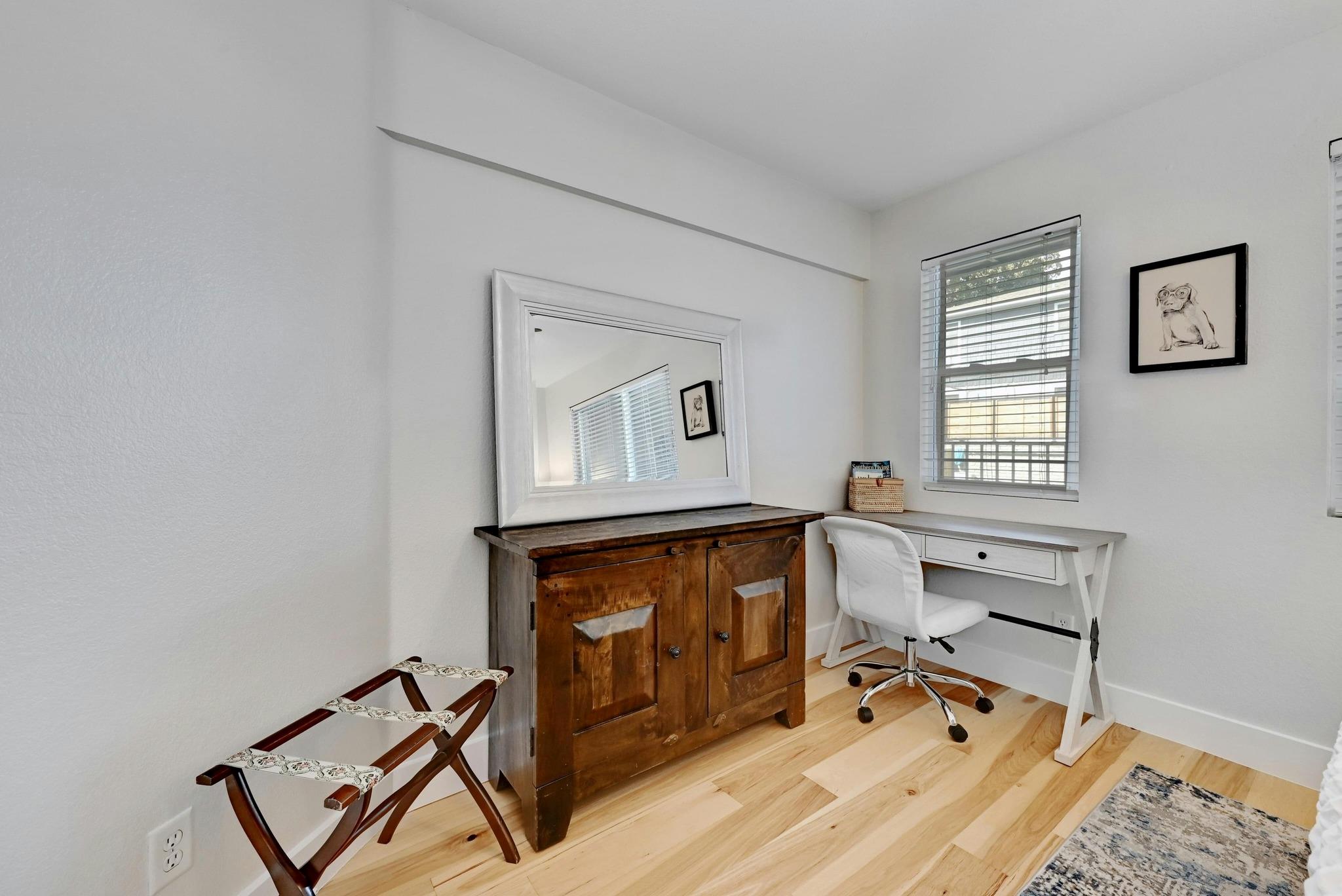 1307 Norwalk Ln # 104, Austin, TX 78703