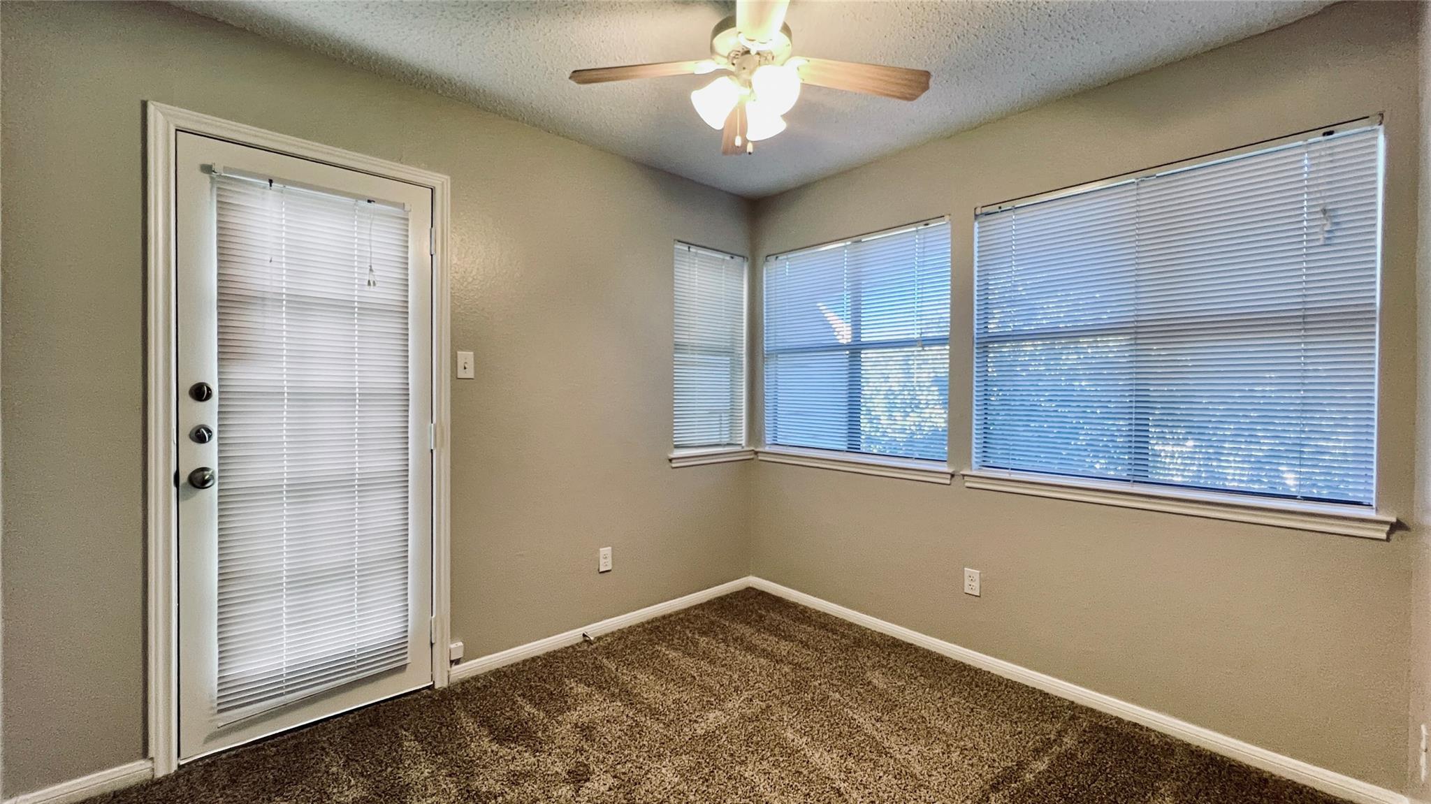 9201 Simmons # 115, Austin, TX 78759
