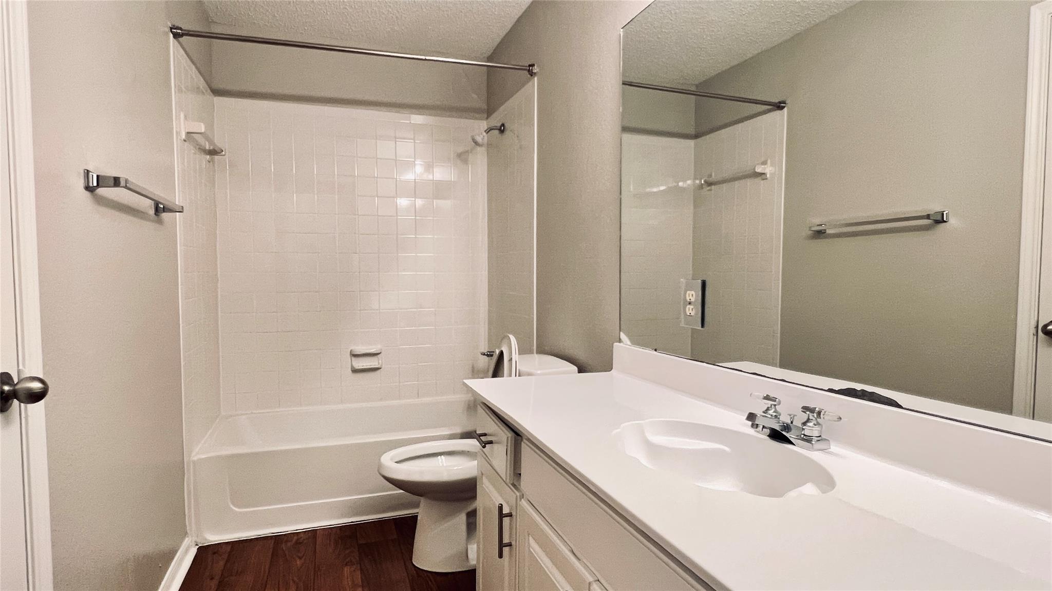 9201 Simmons # 115, Austin, TX 78759