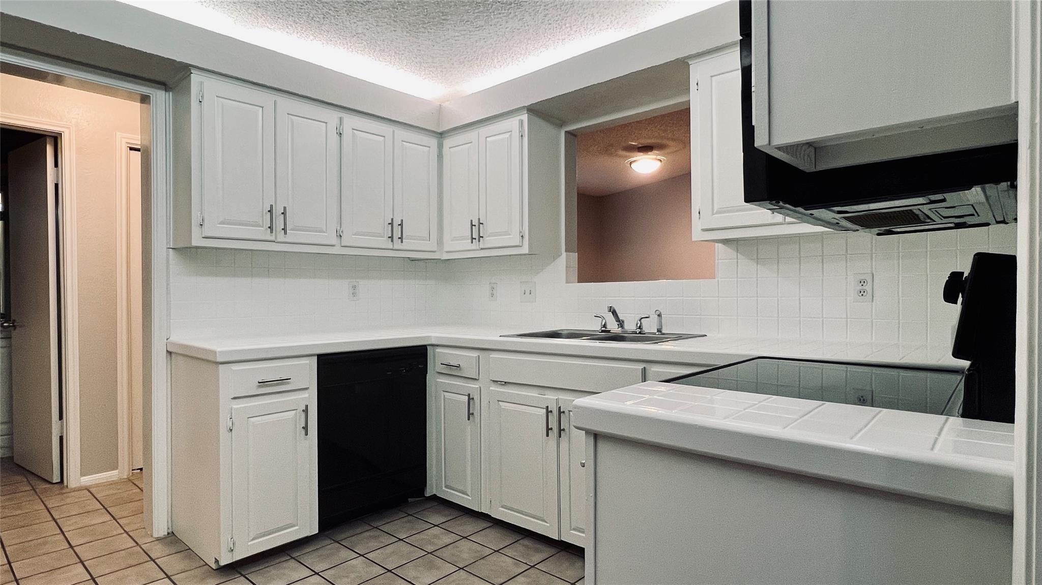 9201 Simmons # 115, Austin, TX 78759
