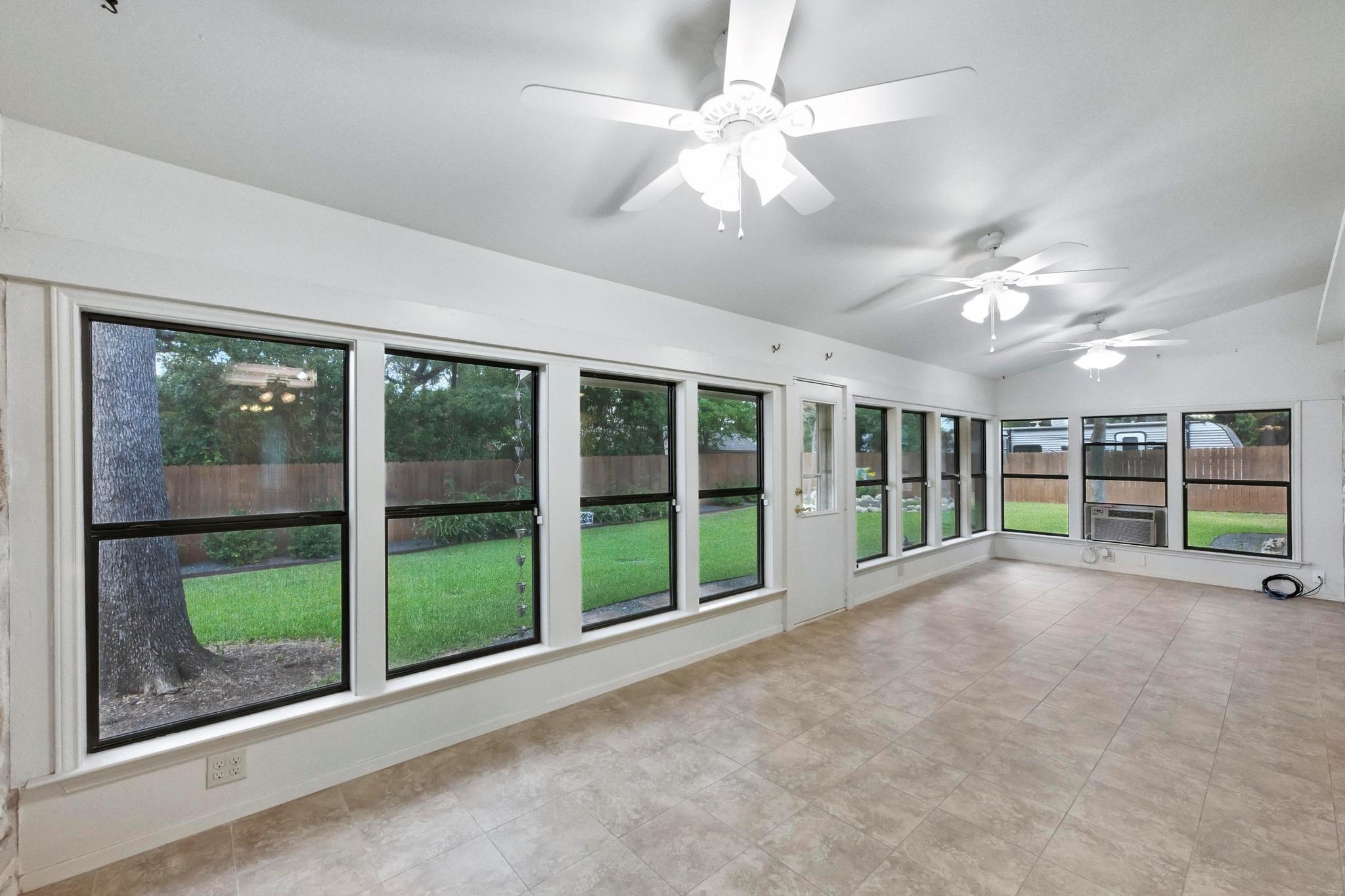 9204 Queenswood Dr, Austin, TX 78748