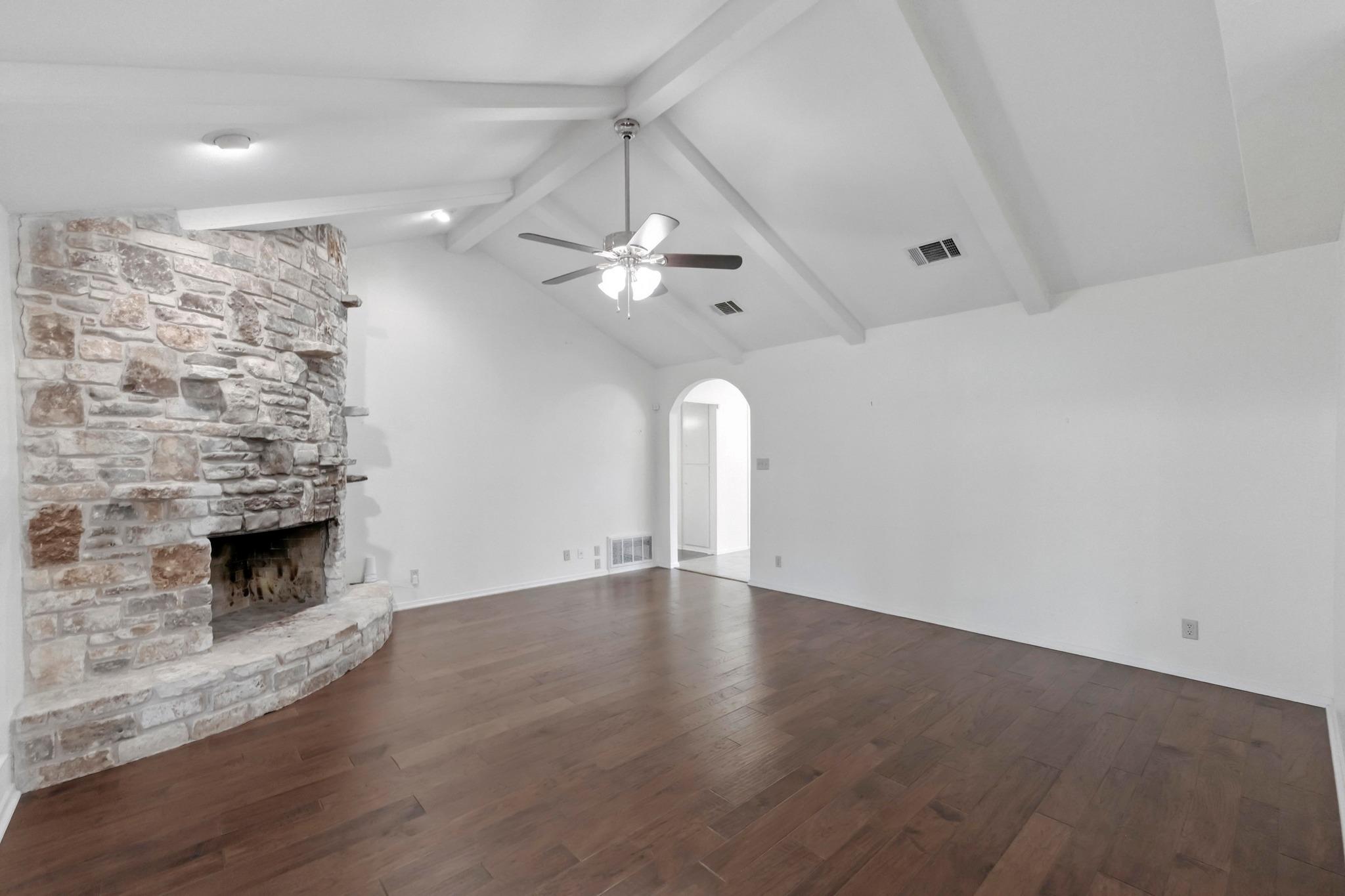 9204 Queenswood Dr, Austin, TX 78748