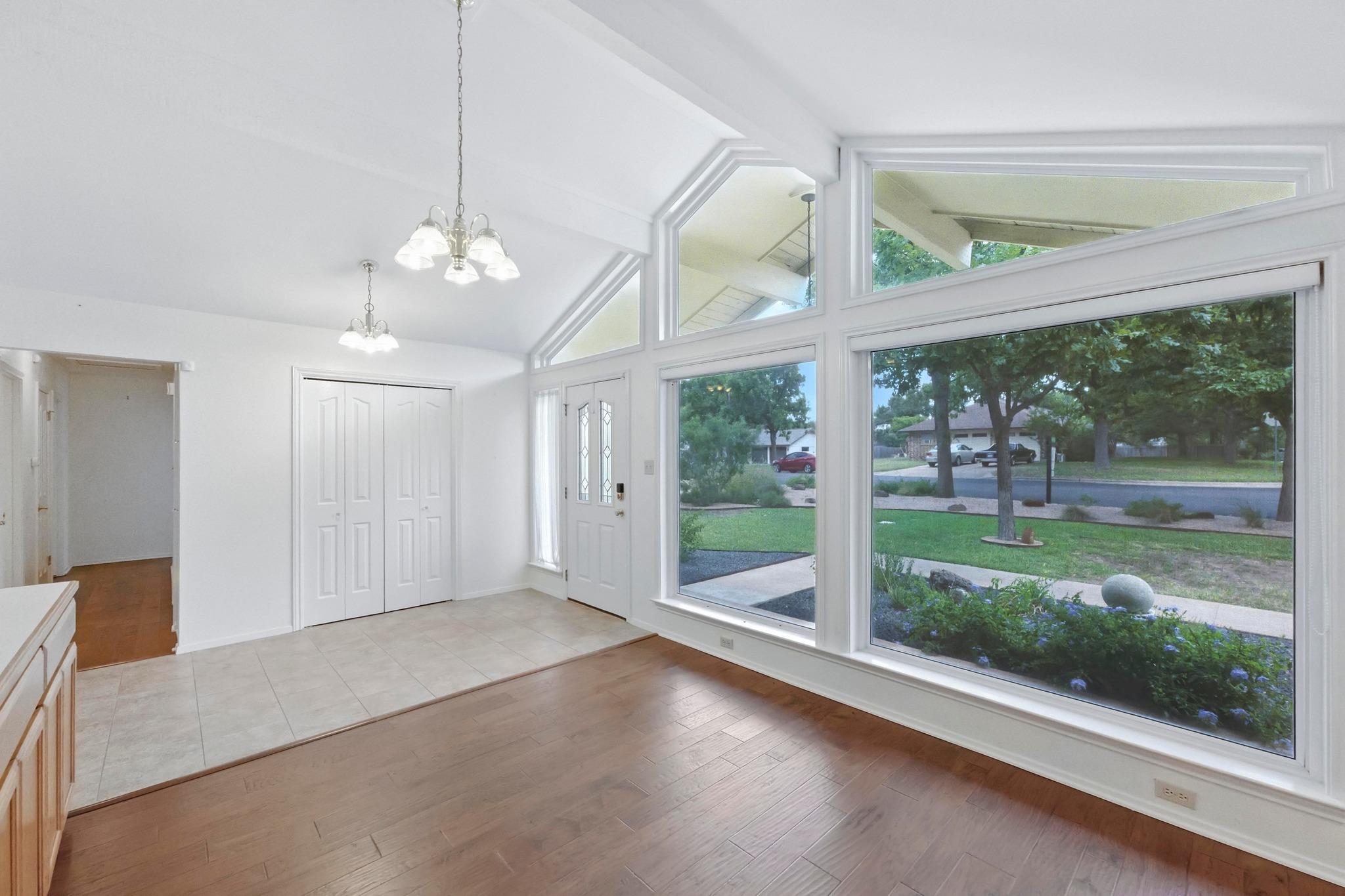 9204 Queenswood Dr, Austin, TX 78748