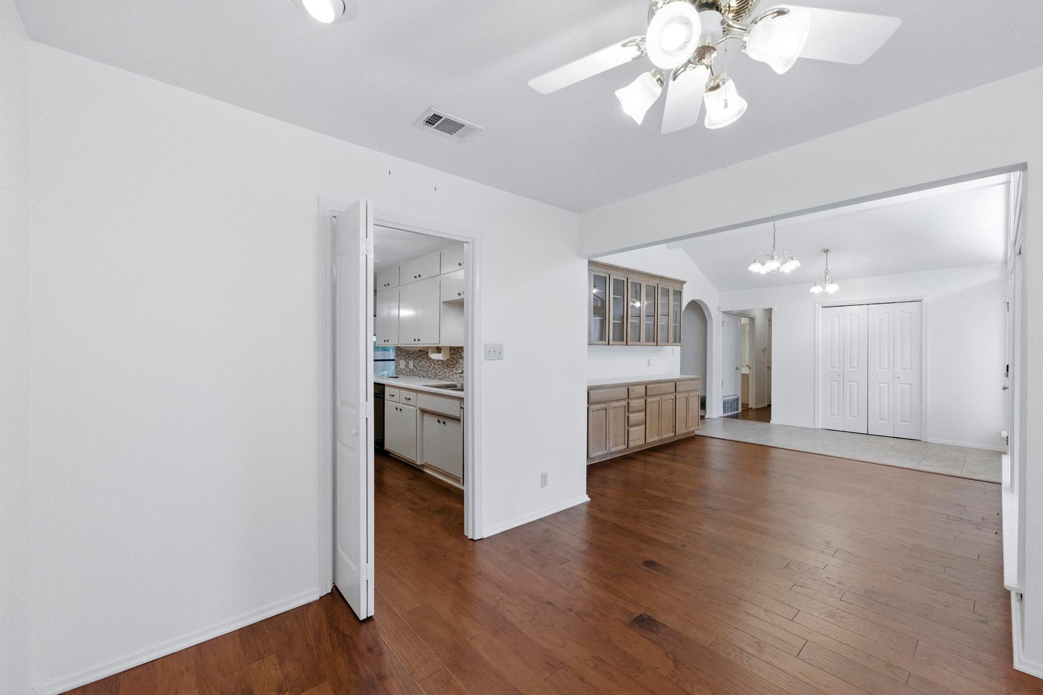 9204 Queenswood Dr, Austin, TX 78748
