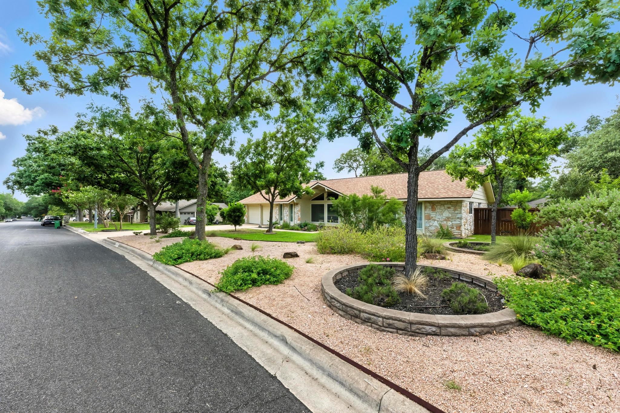 9204 Queenswood Dr, Austin, TX 78748