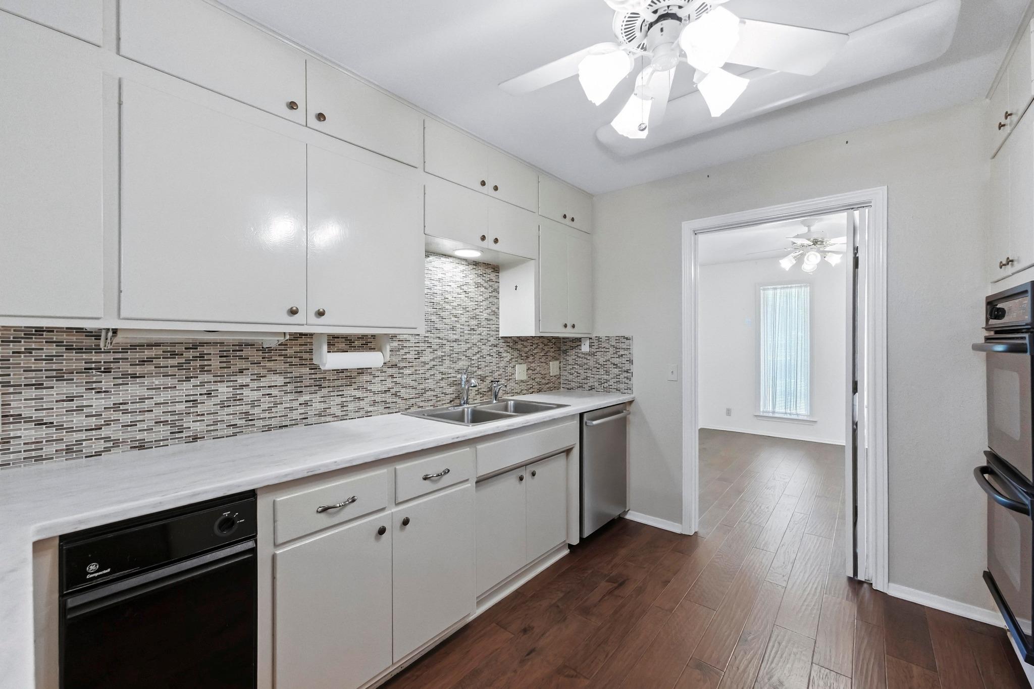 9204 Queenswood Dr, Austin, TX 78748
