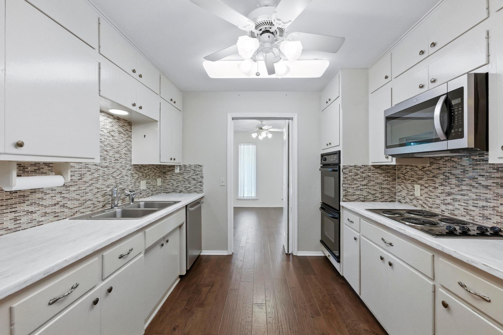 9204 Queenswood Dr, Austin, TX 78748