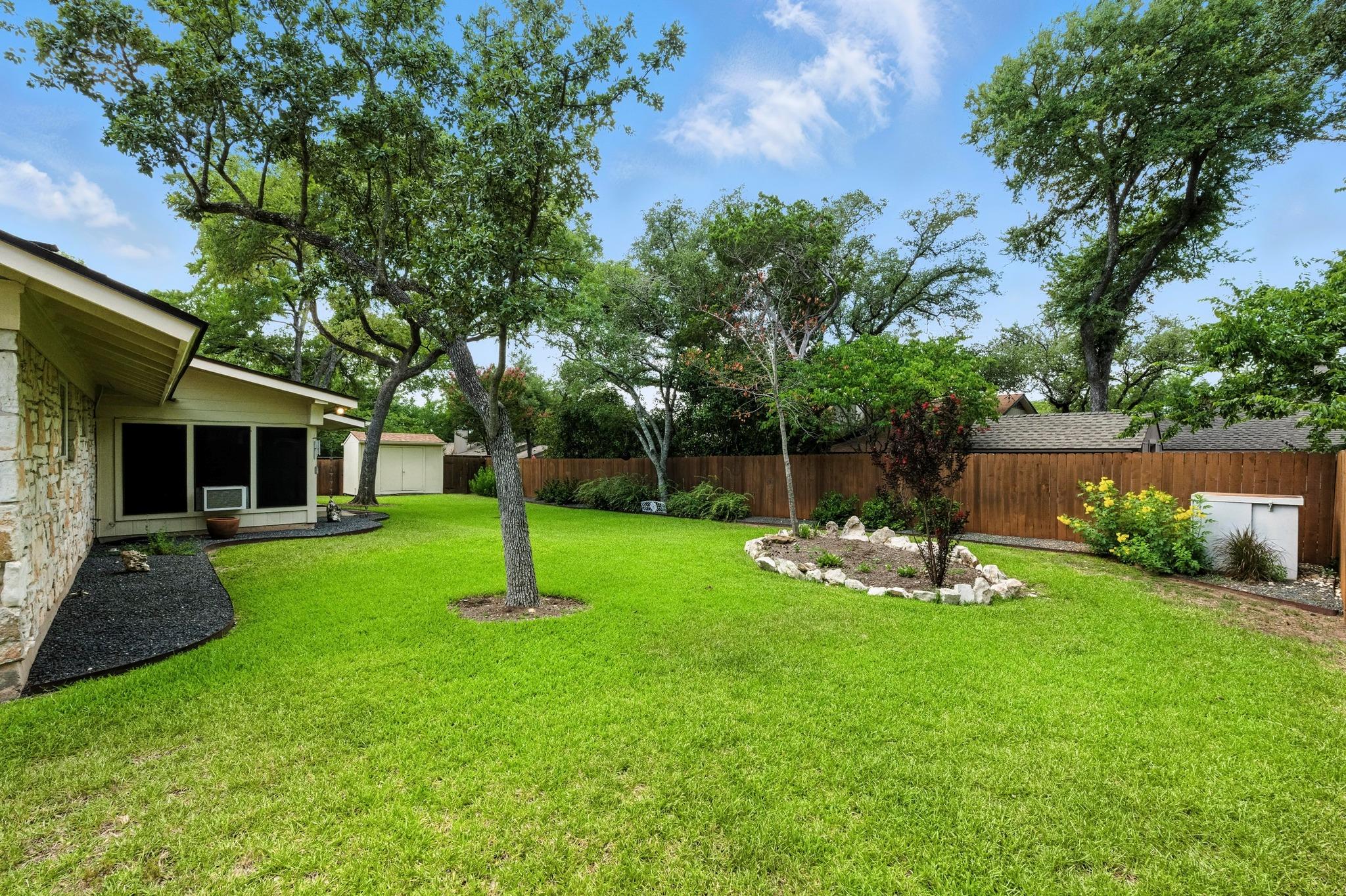 9204 Queenswood Dr, Austin, TX 78748