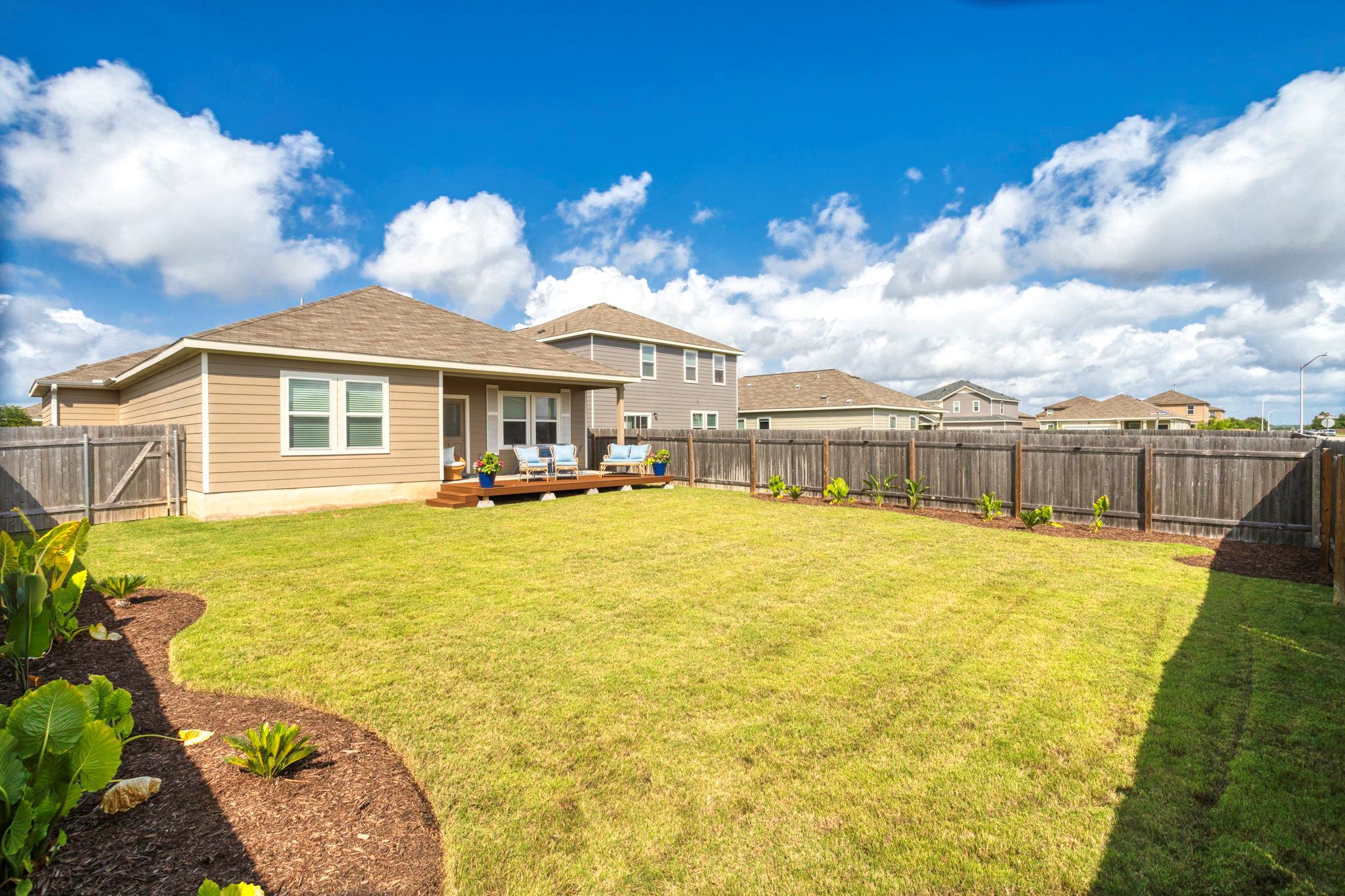 121 Rubrum Rd, Kyle, TX 78640