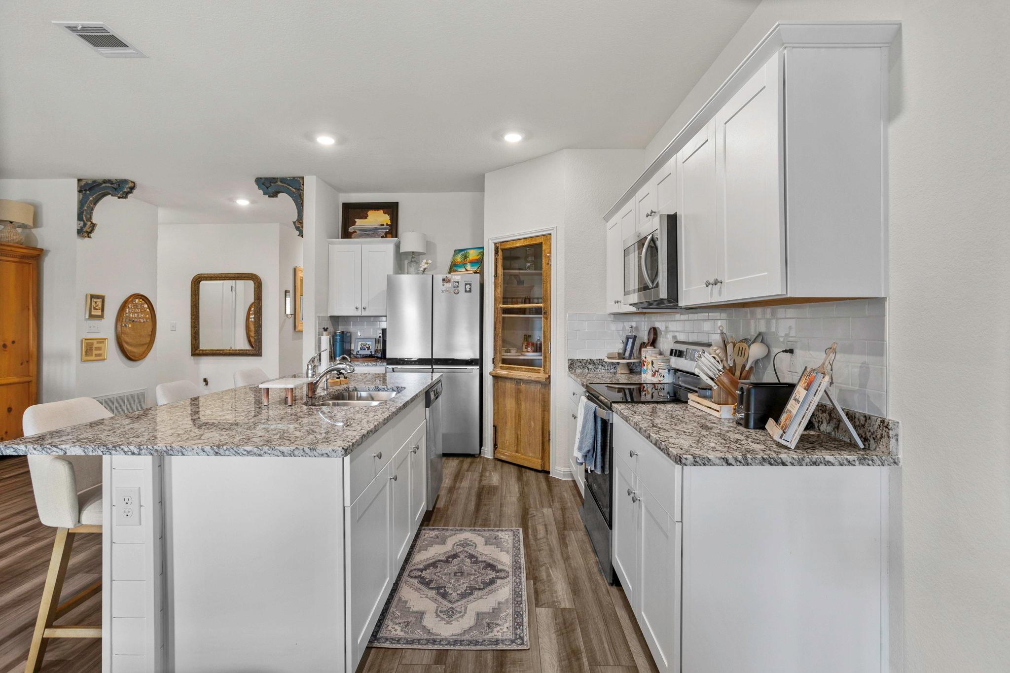 121 Rubrum Rd, Kyle, TX 78640