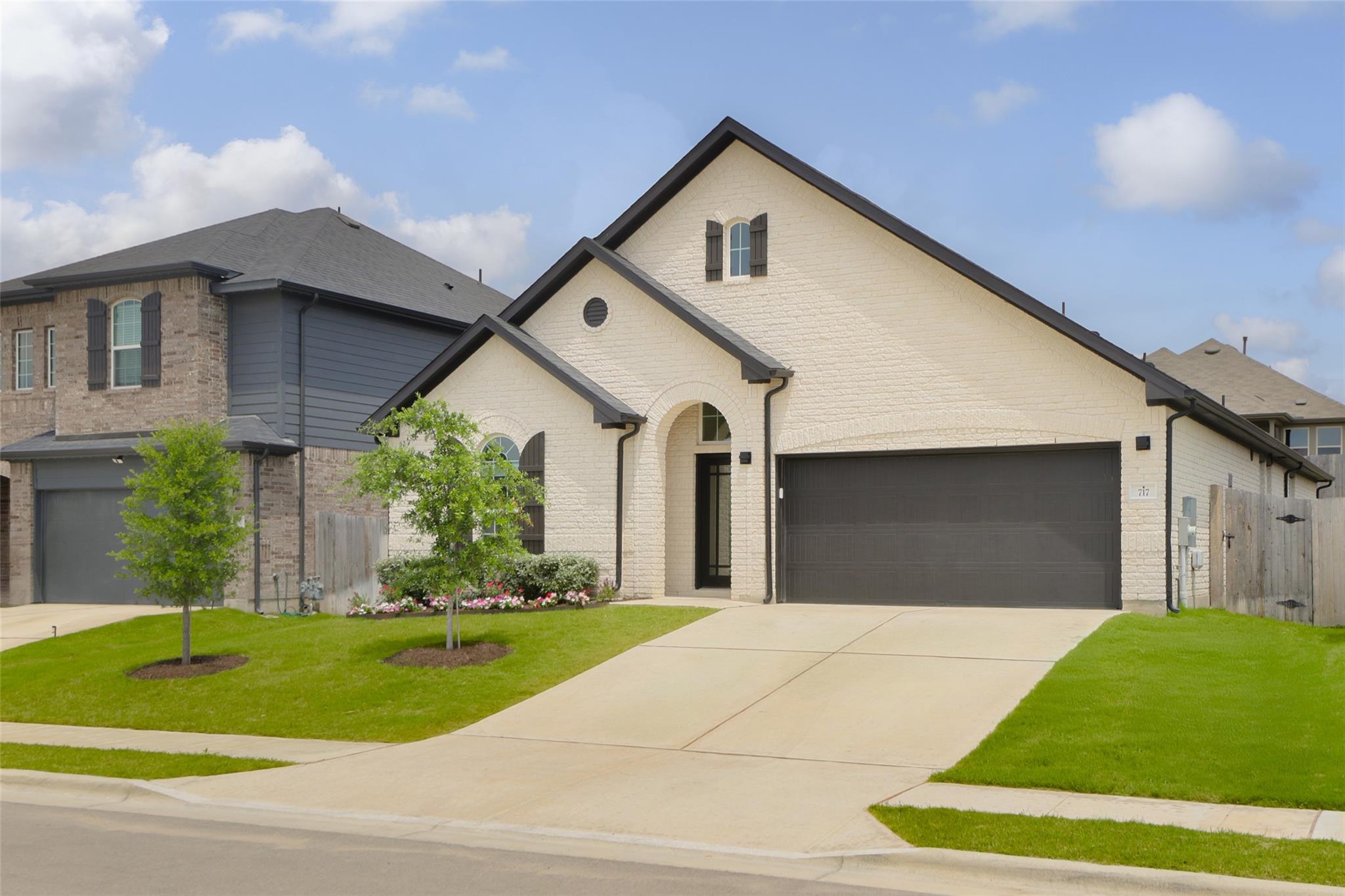 717 Sugar Cane Rd, Buda, TX 78610