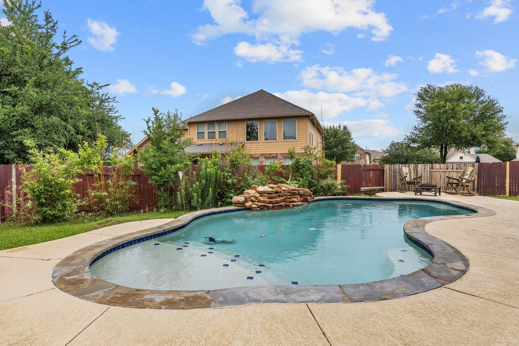 204 Lake Livingston Dr, Georgetown, TX 78628