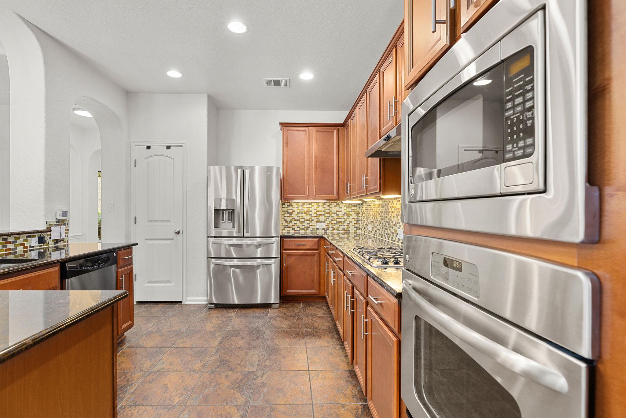 204 Lake Livingston Dr, Georgetown, TX 78628