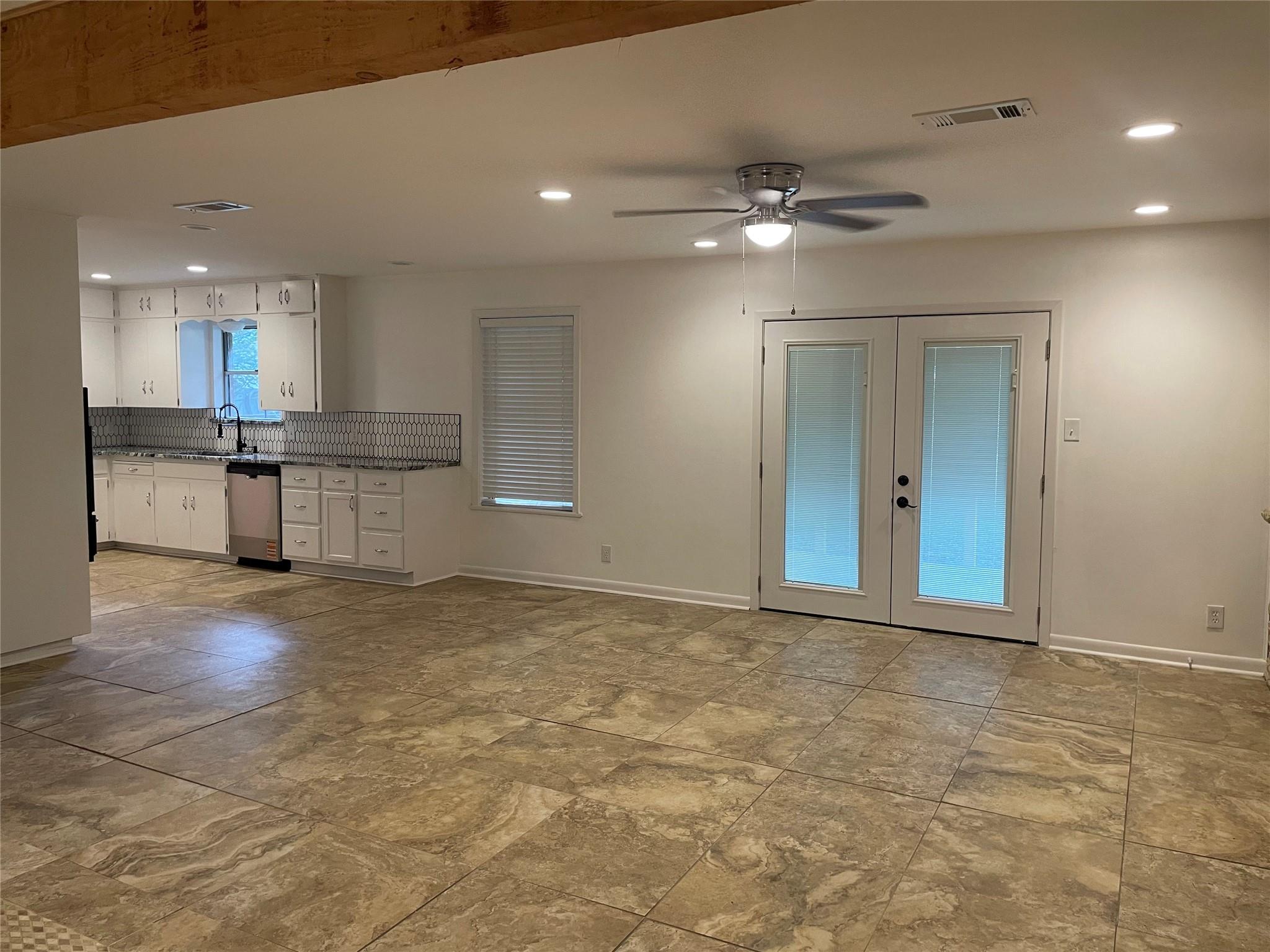 303 S 6th St, Pflugerville, TX 78660