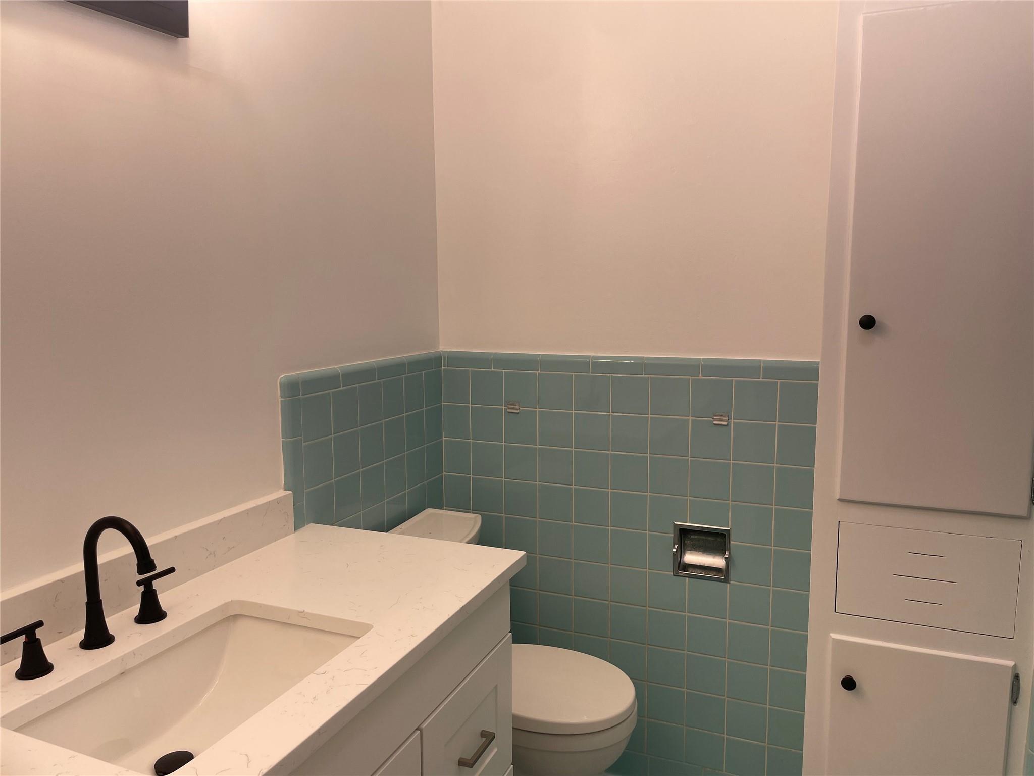 303 S 6th St, Pflugerville, TX 78660