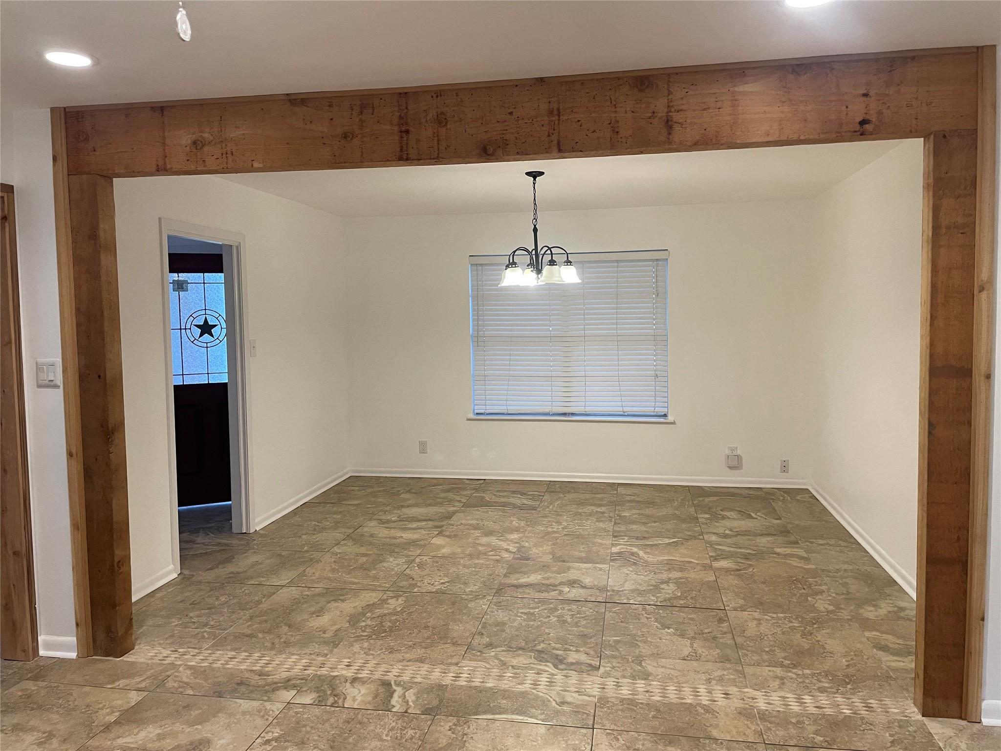 303 S 6th St, Pflugerville, TX 78660