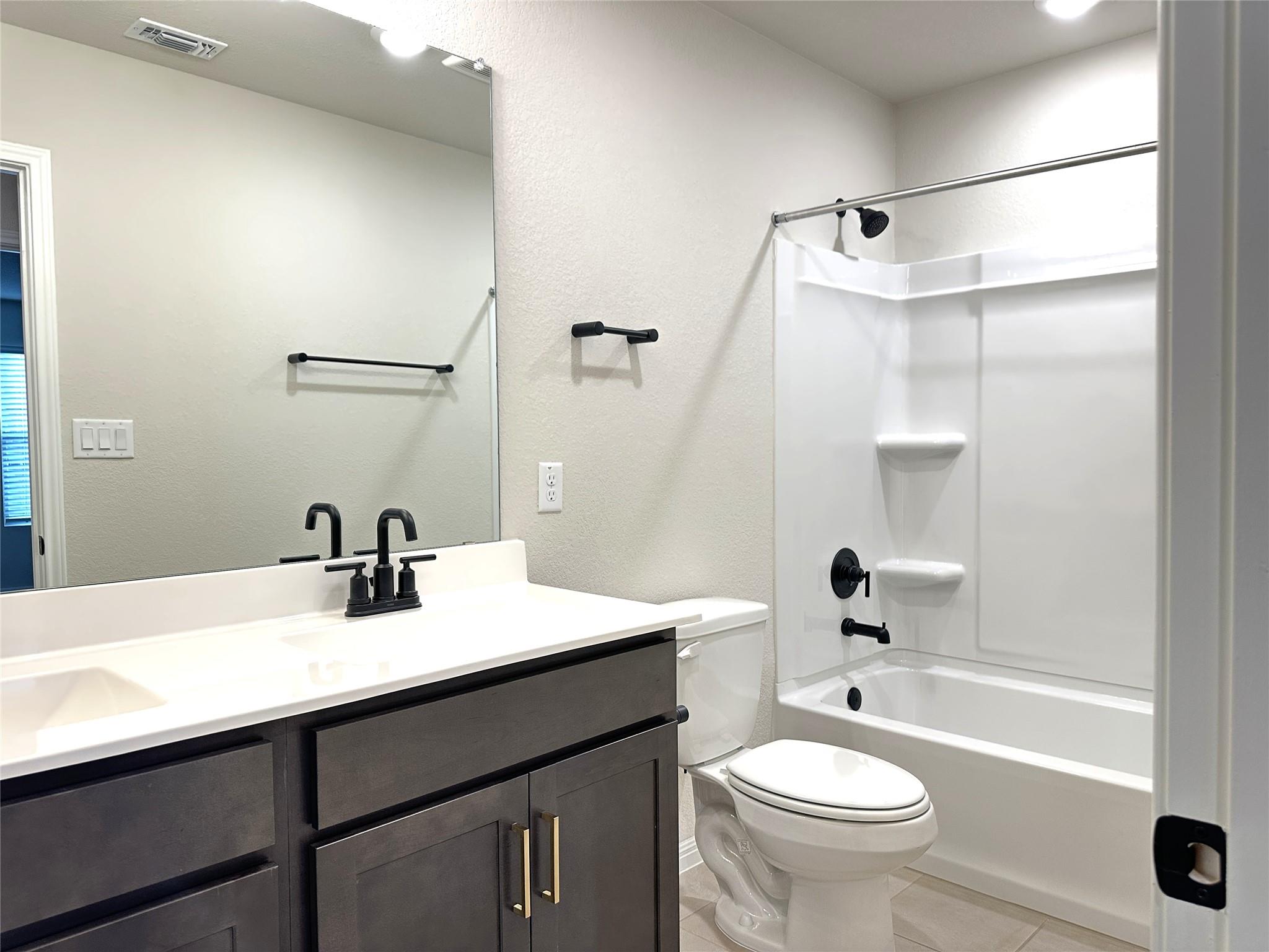 165 Rita Blanca Bnd, Bastrop, TX 78602