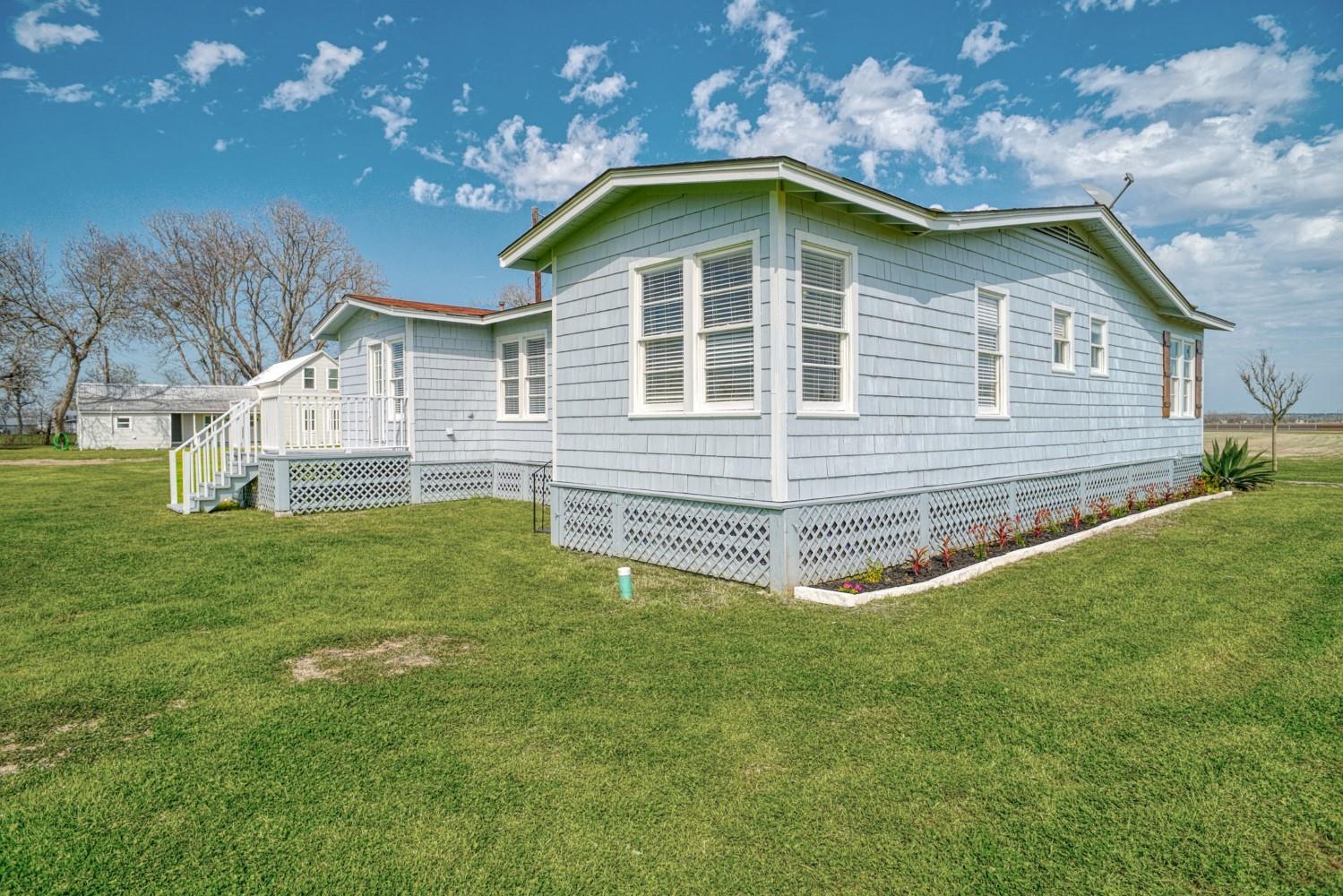 2940 Rabbs Prairie Rd, La Grange, TX 78945