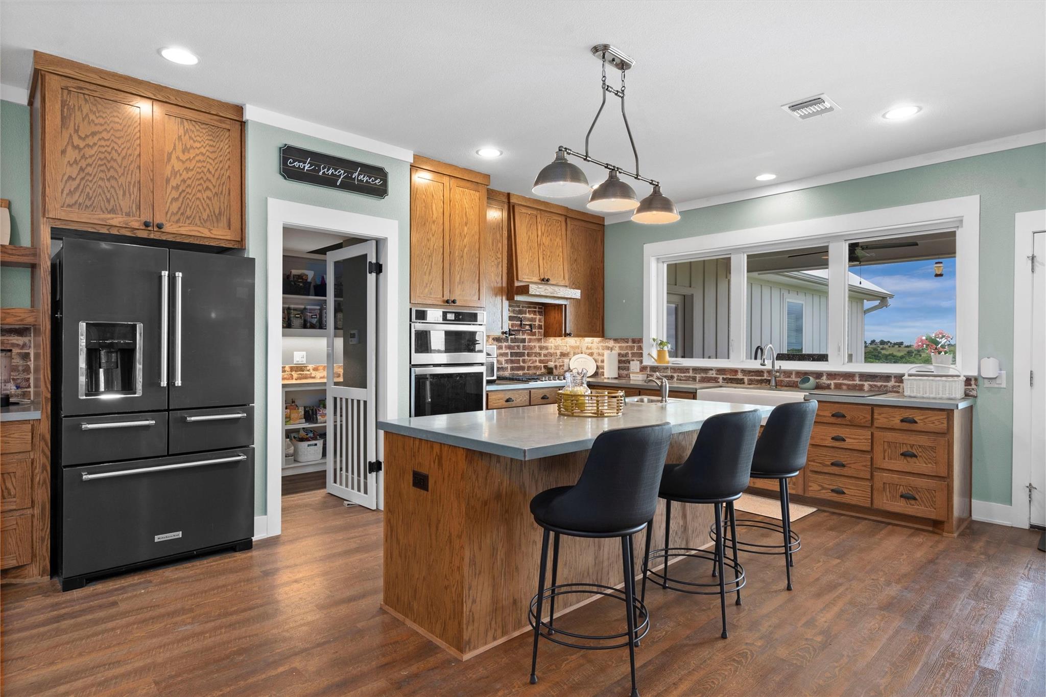 375 J.B. Vandiver Loop, Moody, TX 76557