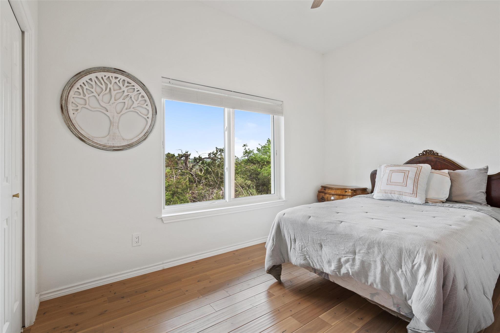 105 Stonegate Ln, Dripping Springs, TX 78620