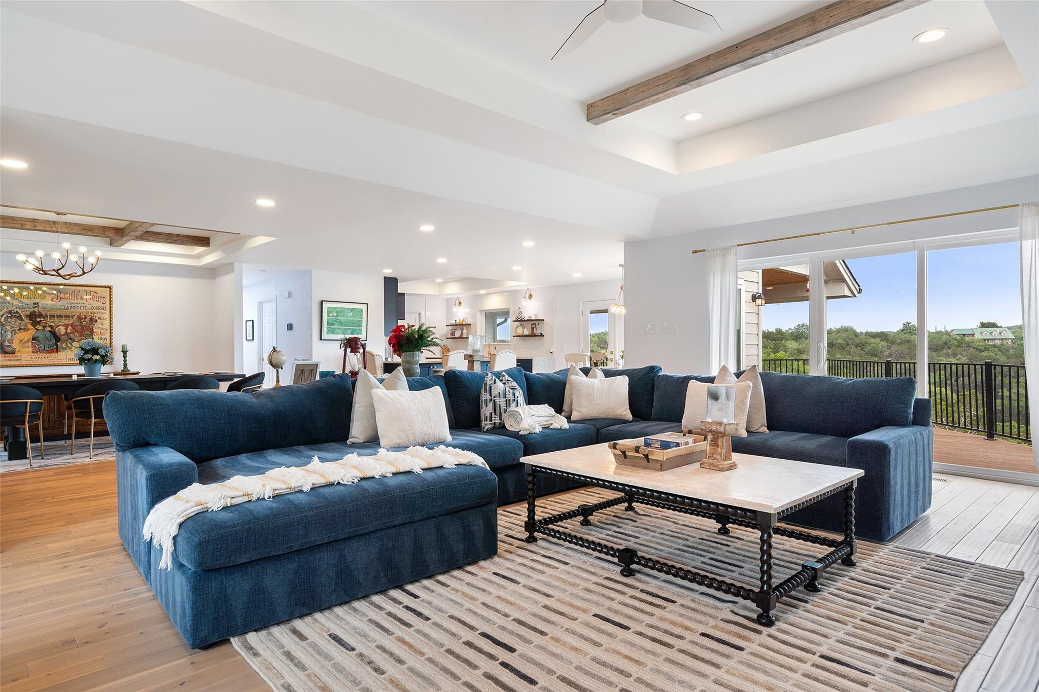 105 Stonegate Ln, Dripping Springs, TX 78620