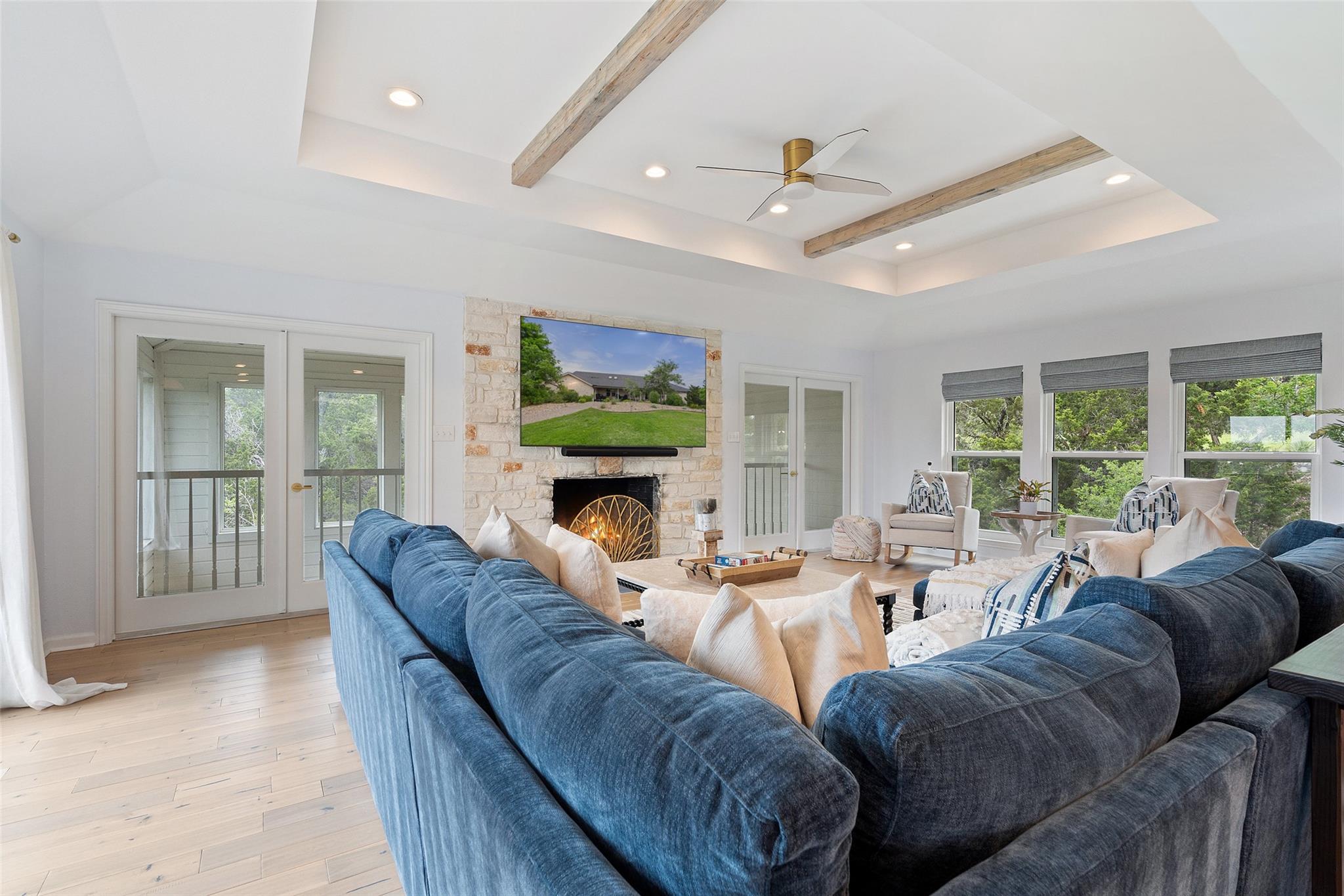 105 Stonegate Ln, Dripping Springs, TX 78620