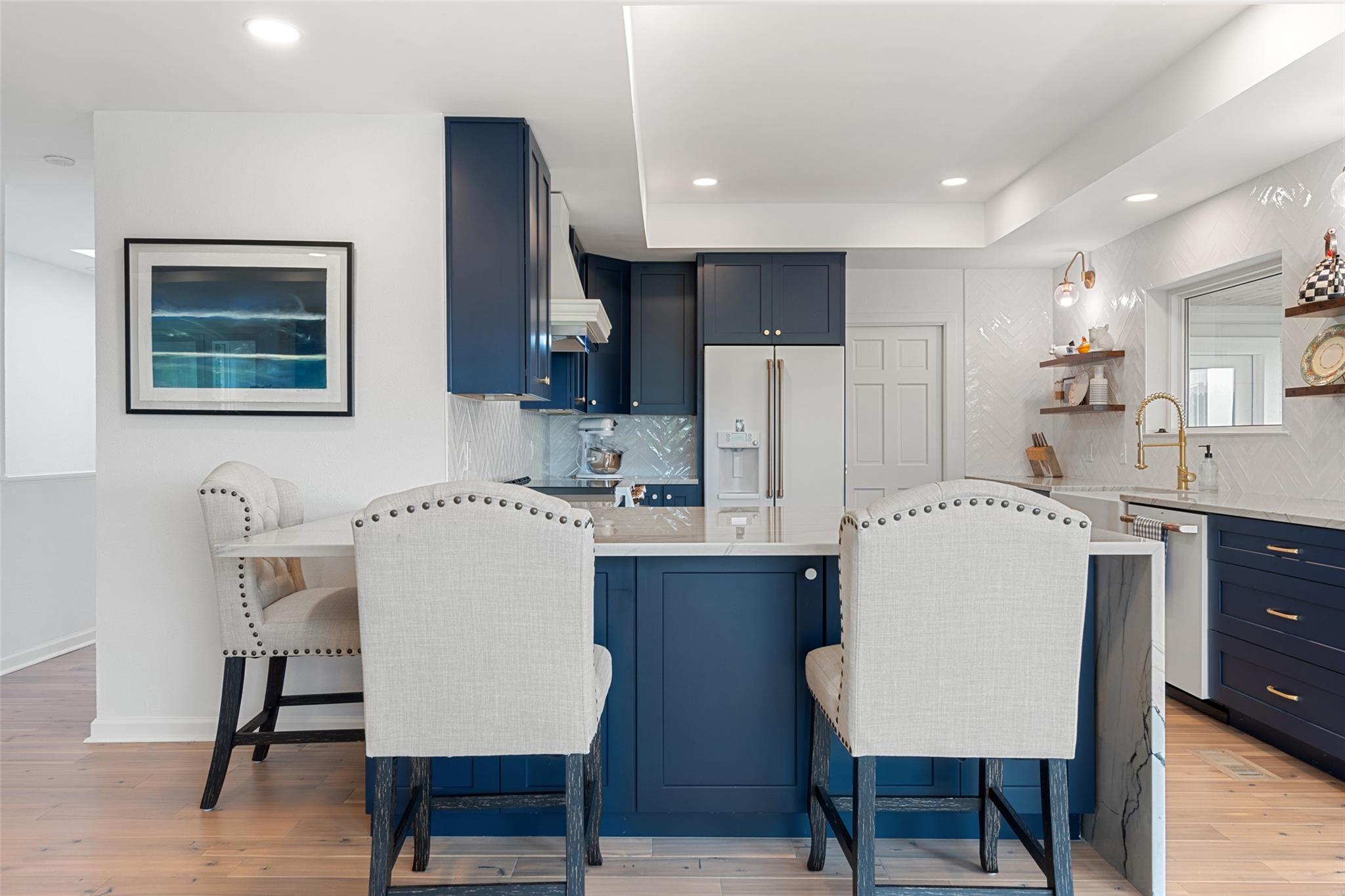 105 Stonegate Ln, Dripping Springs, TX 78620